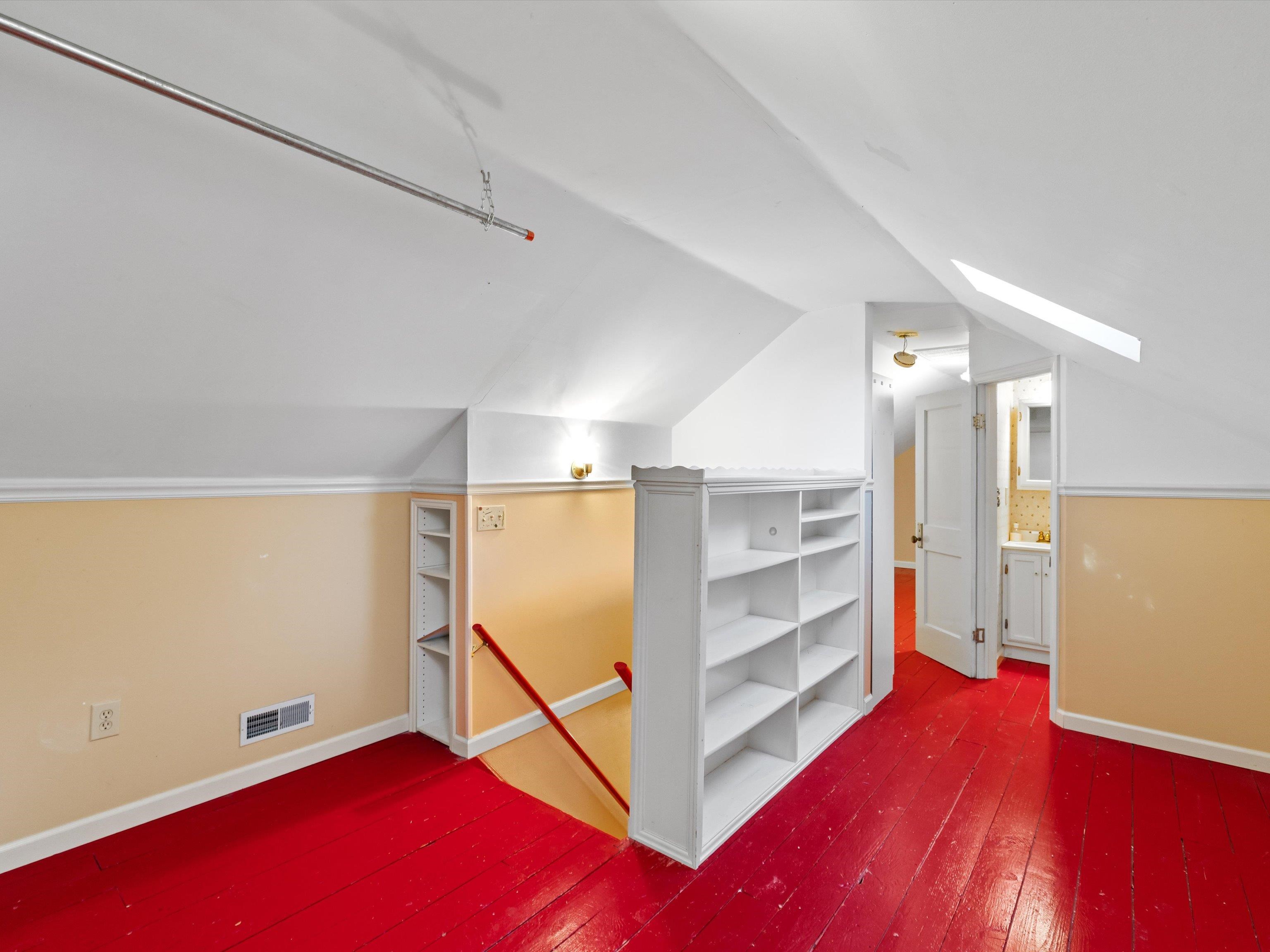 1800 Freeman Ave