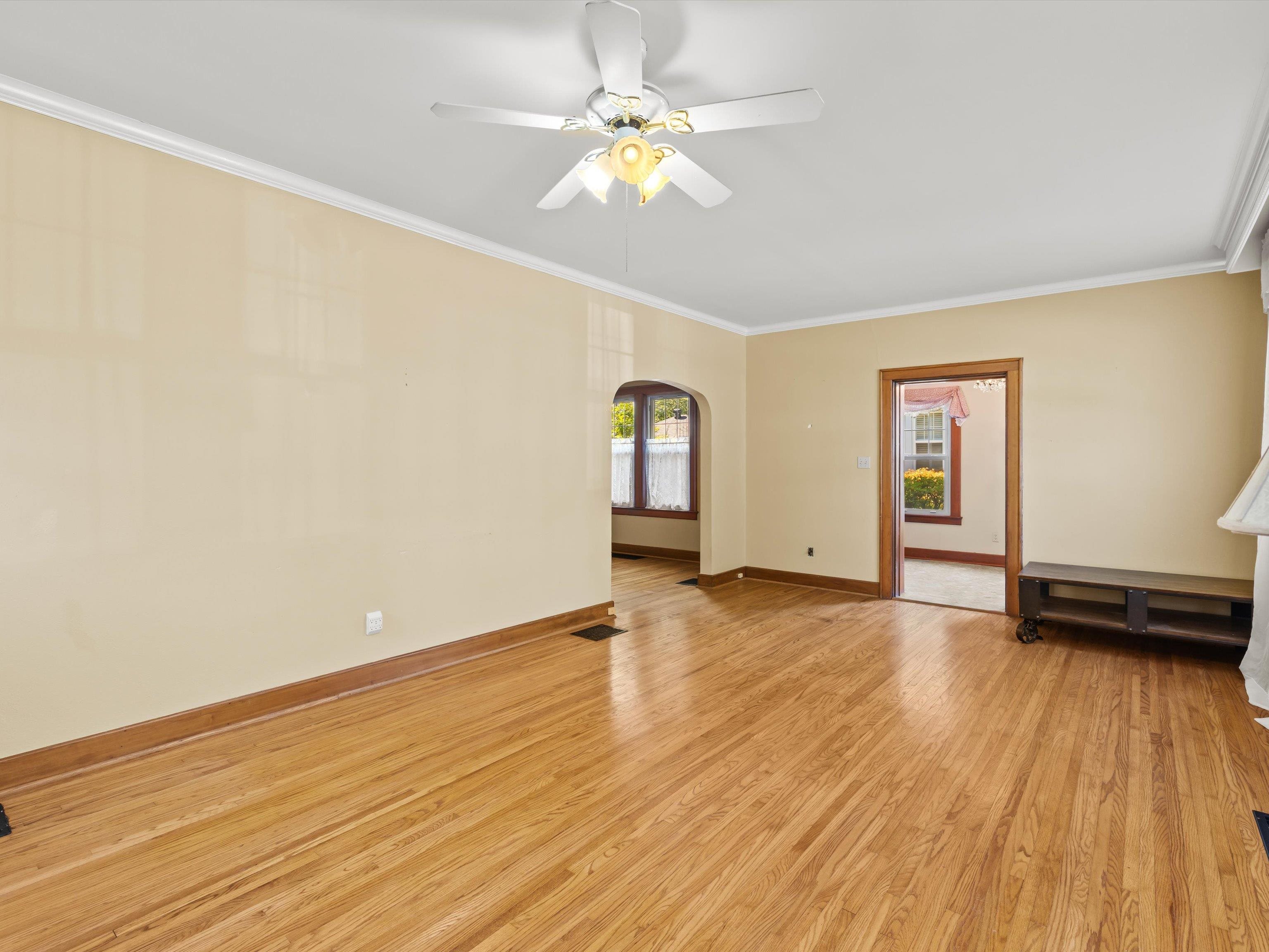 1800 Freeman Ave