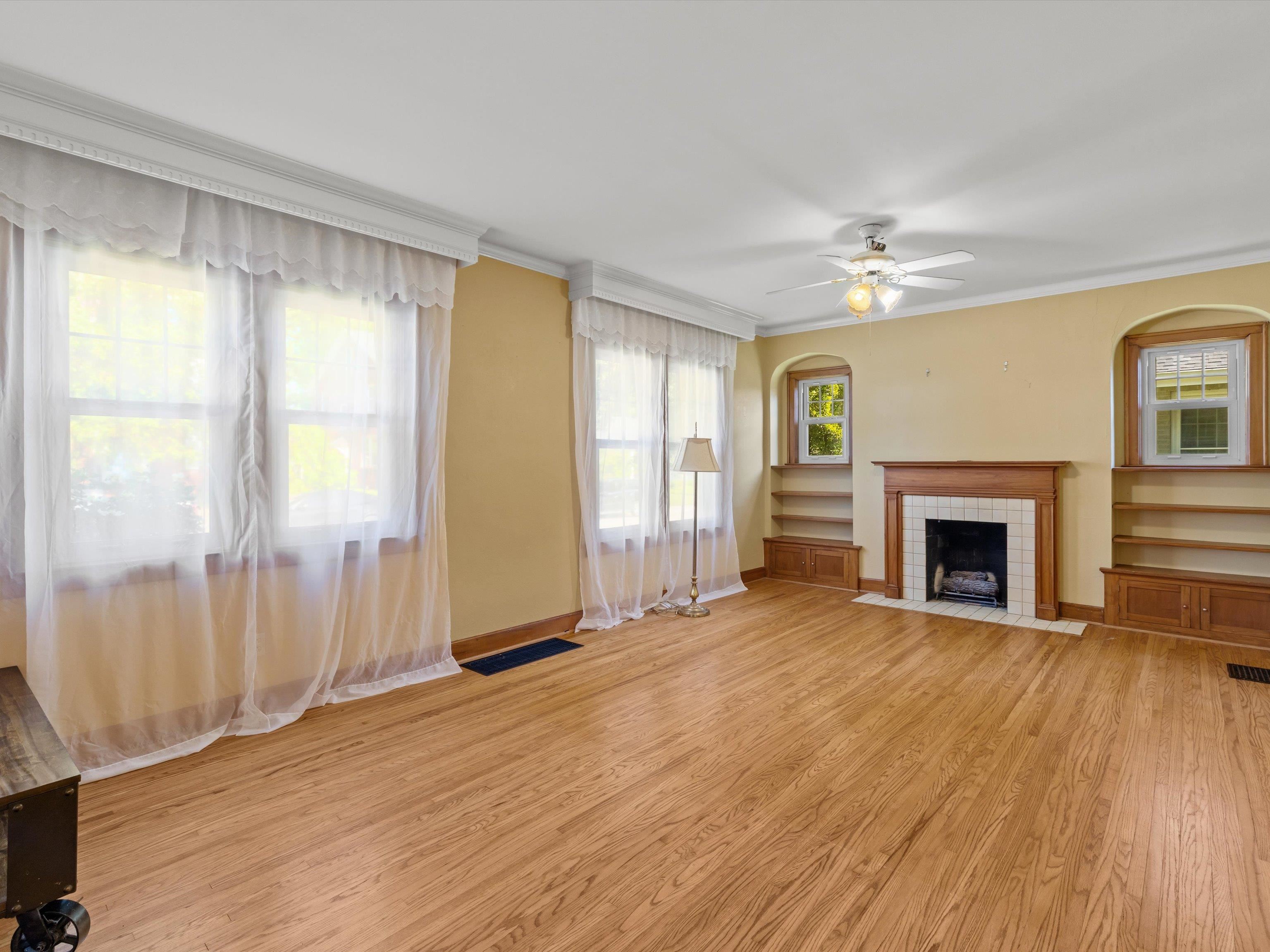 1800 Freeman Ave