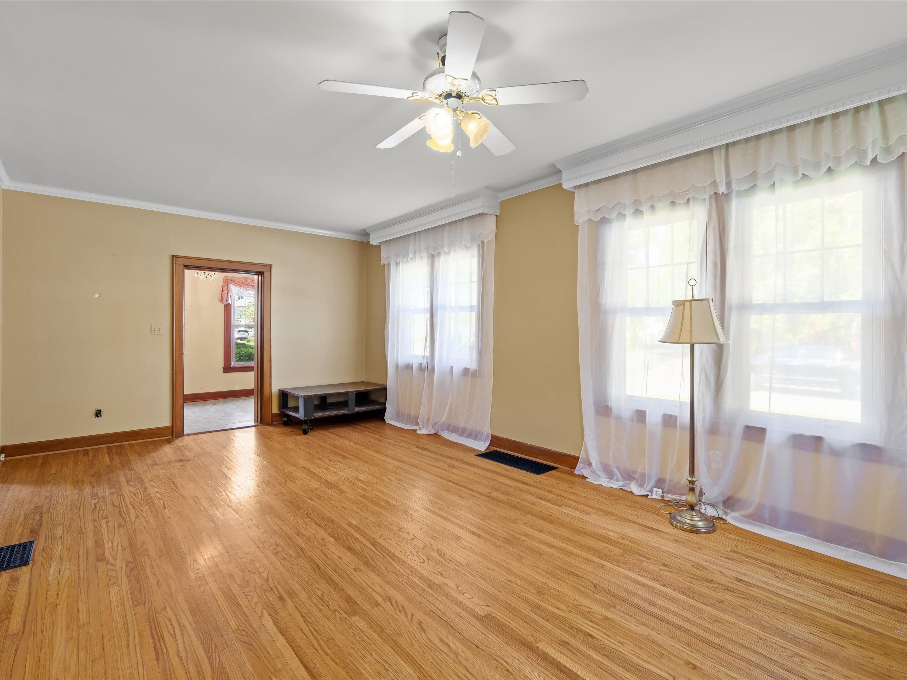 1800 Freeman Ave