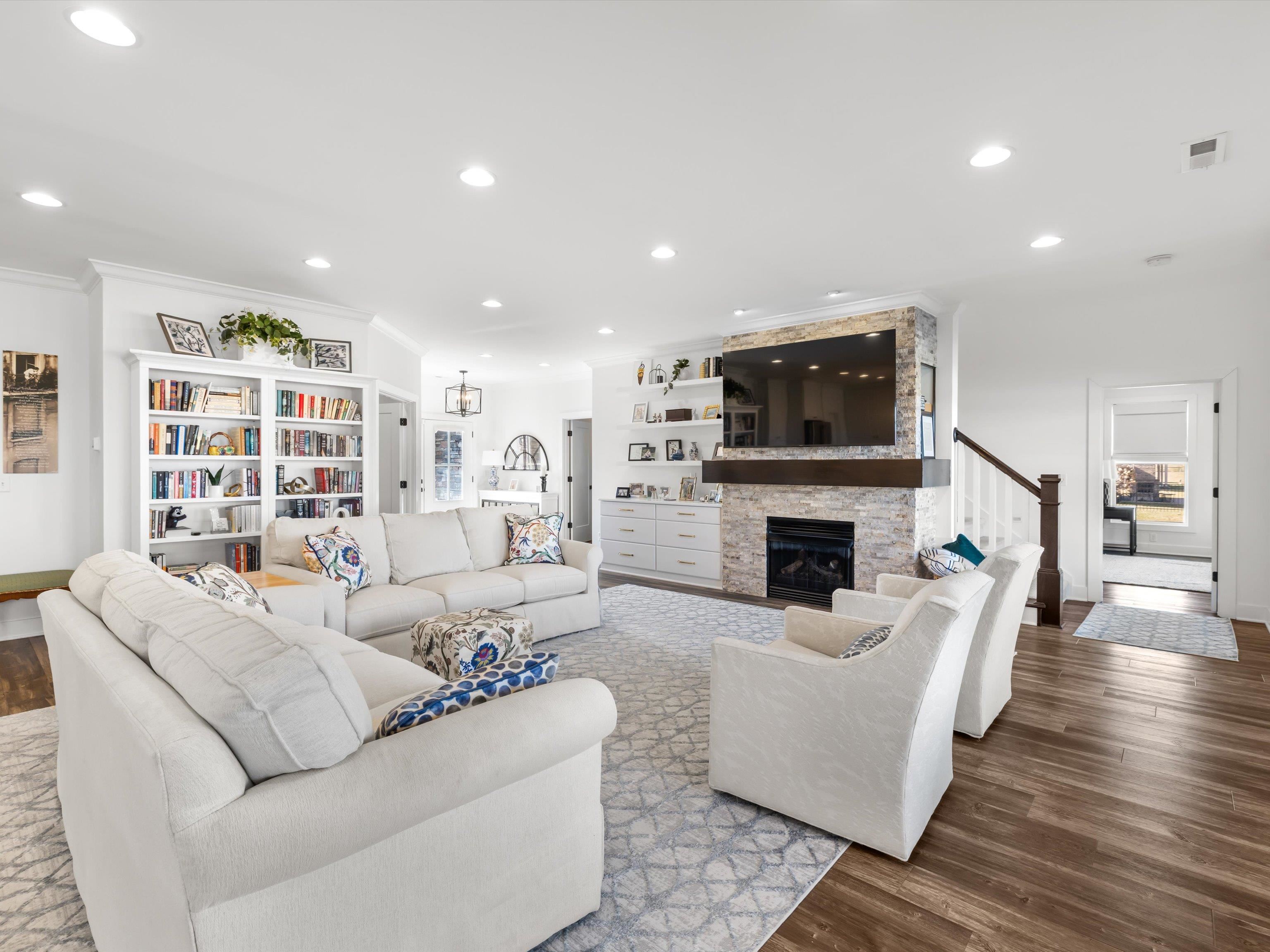 1763 Sterling Valley Dr