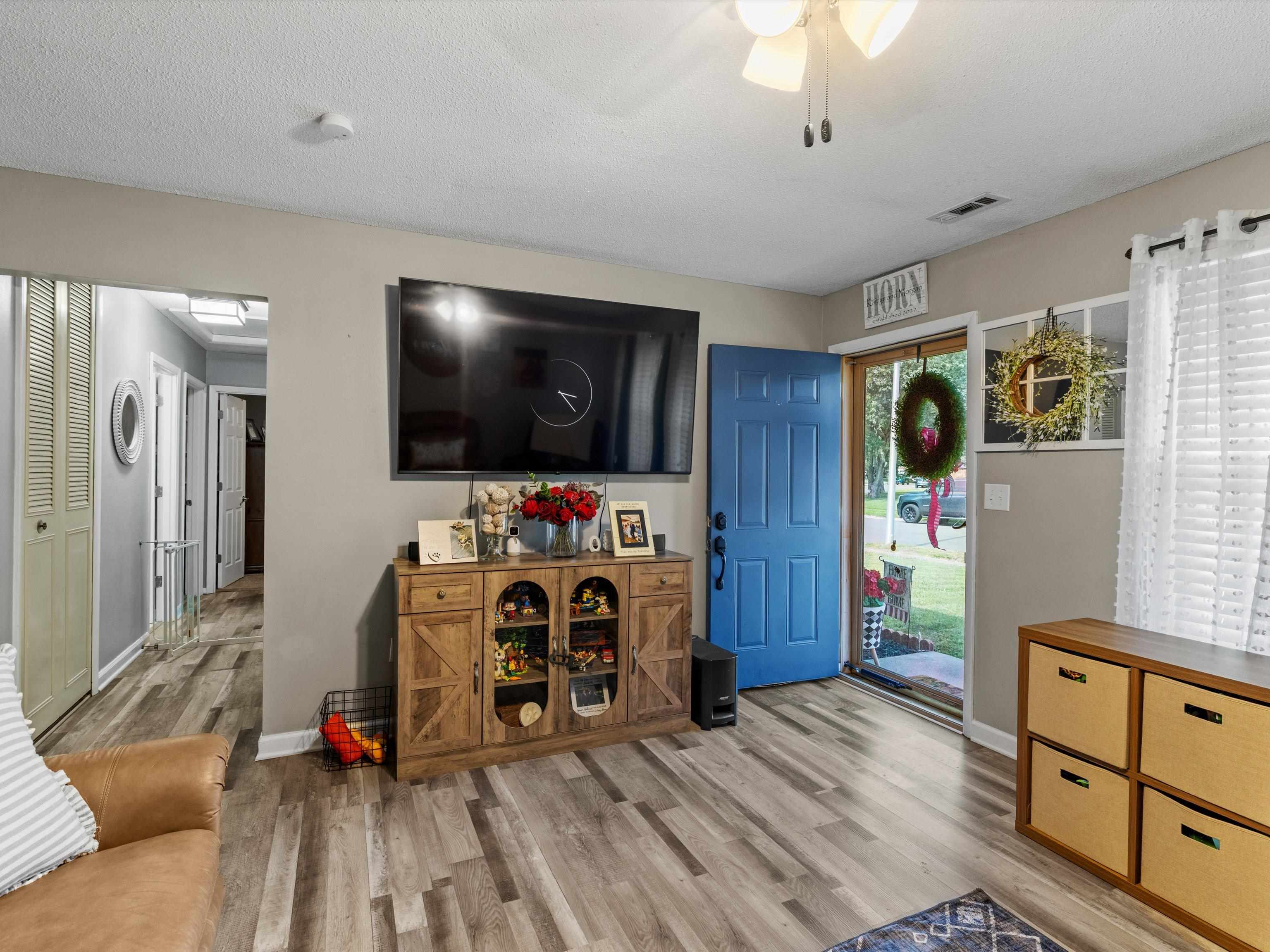 3049 Yosemite Drive
