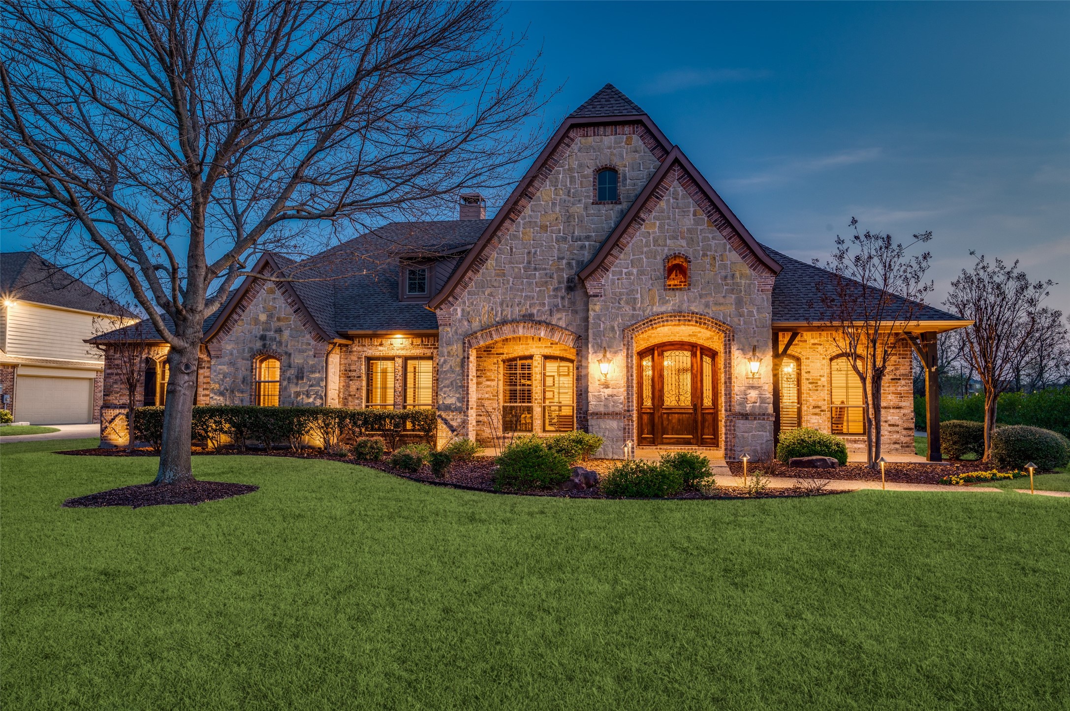 1920 FAIR OAKS Lane