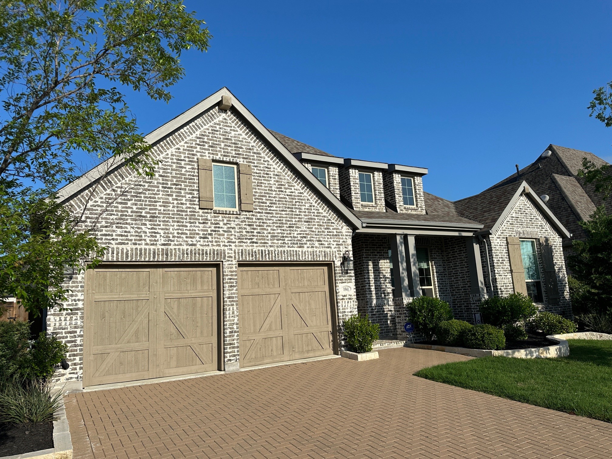 1041 Brookfield Drive