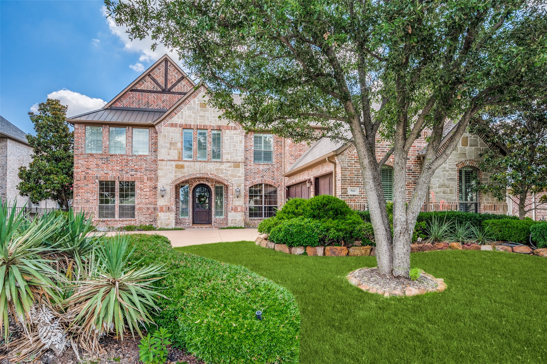 960 CRYSTAL FALLS Drive