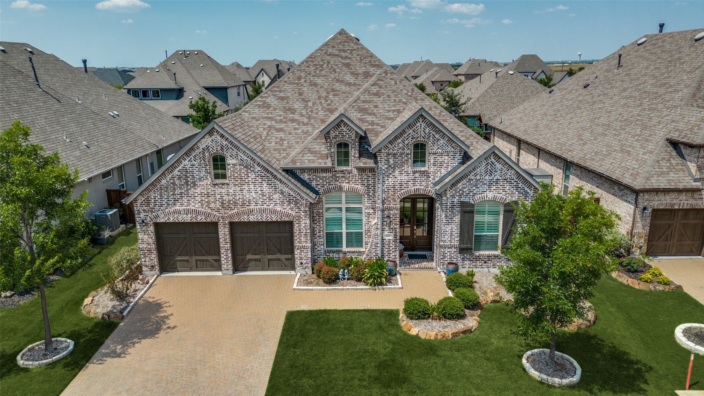 1660 OAKCREST Drive