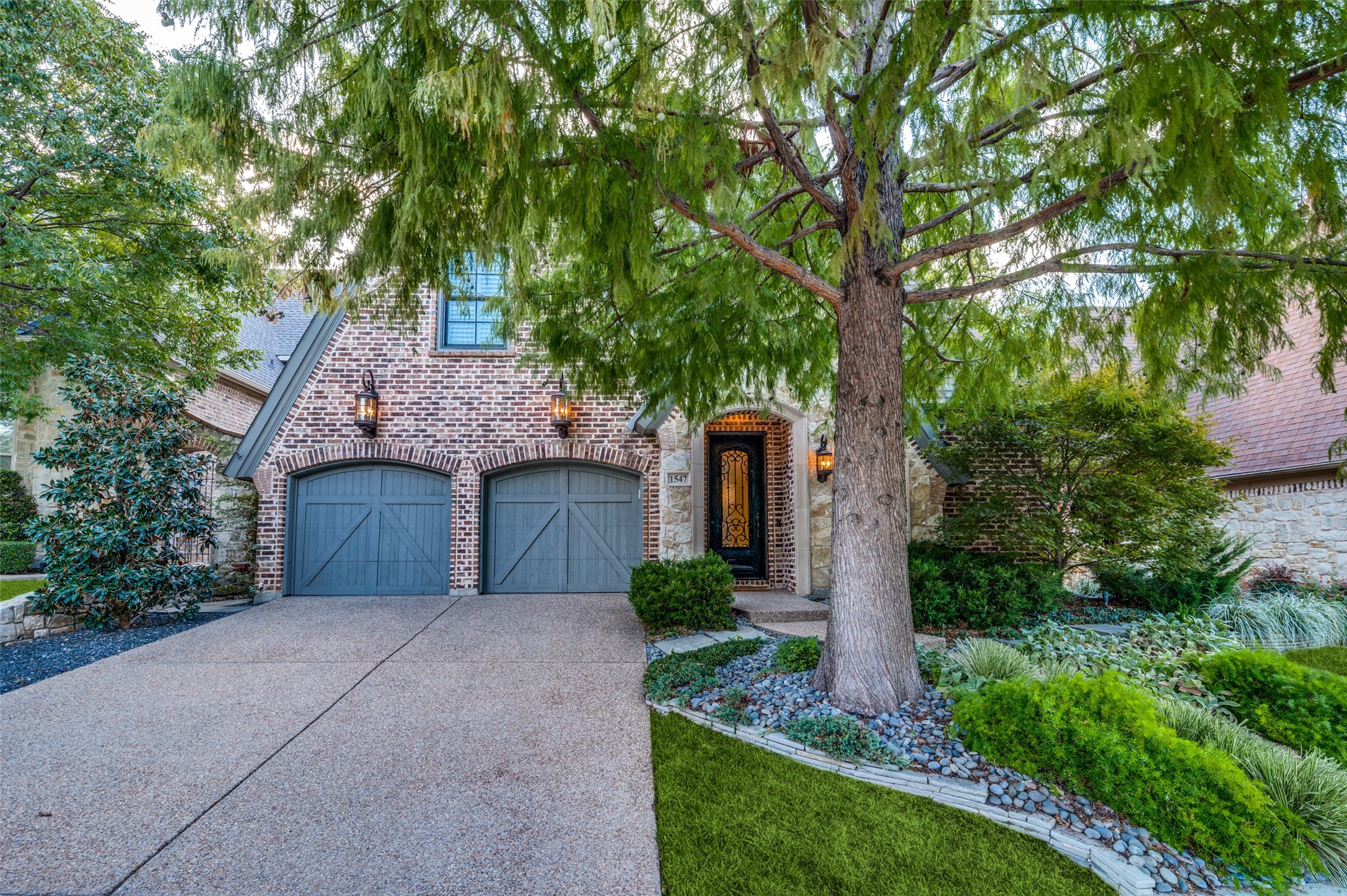 1547 FOARD Drive