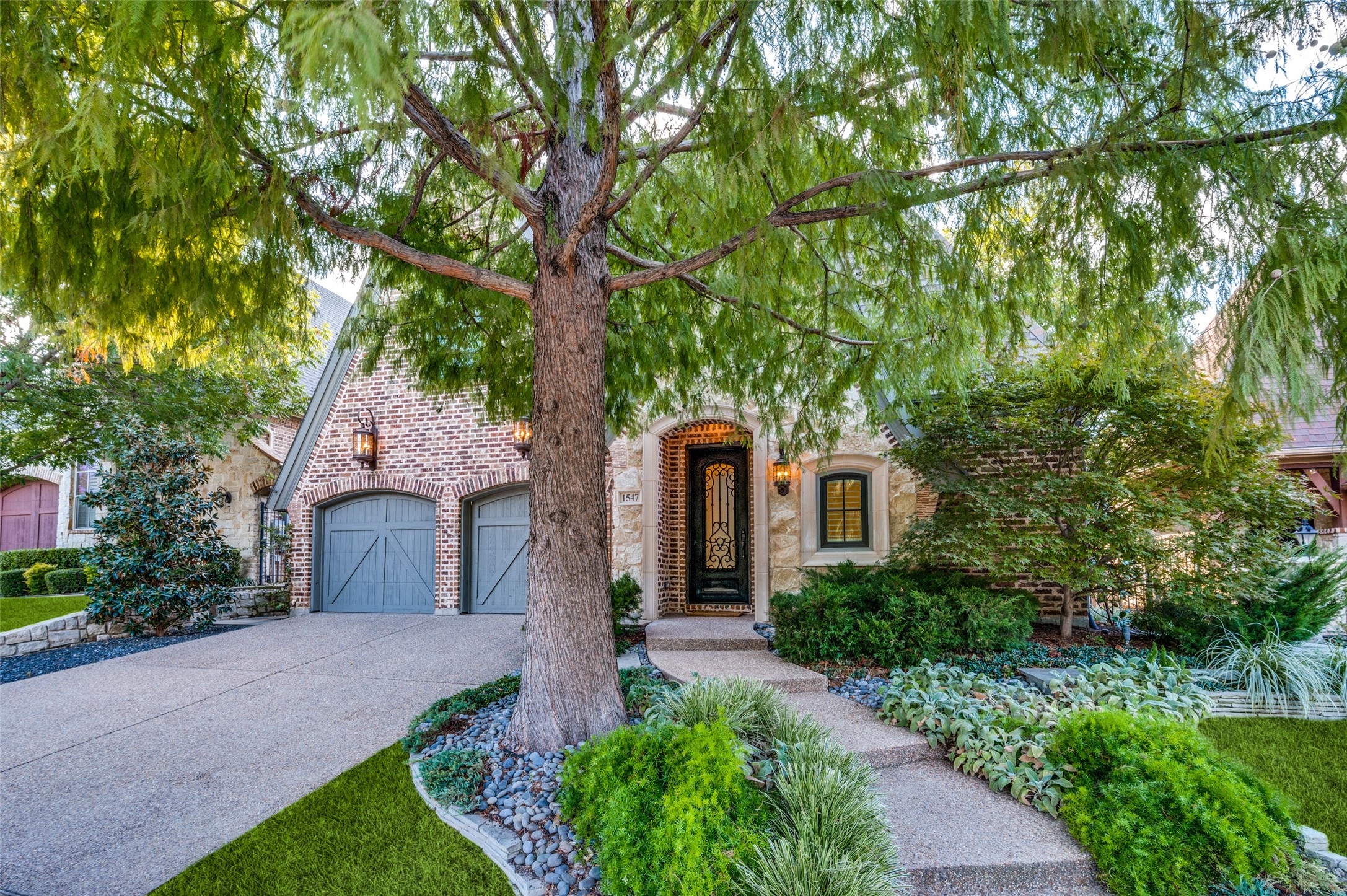 1547 FOARD Drive
