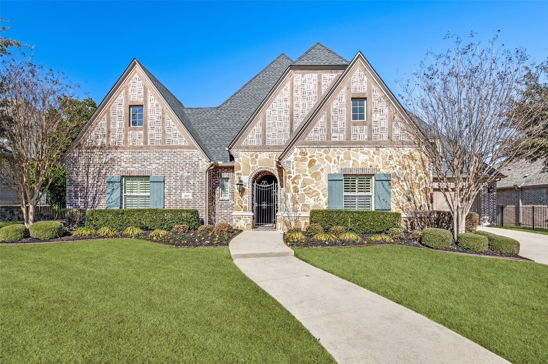 2971 CREEKWOOD Lane