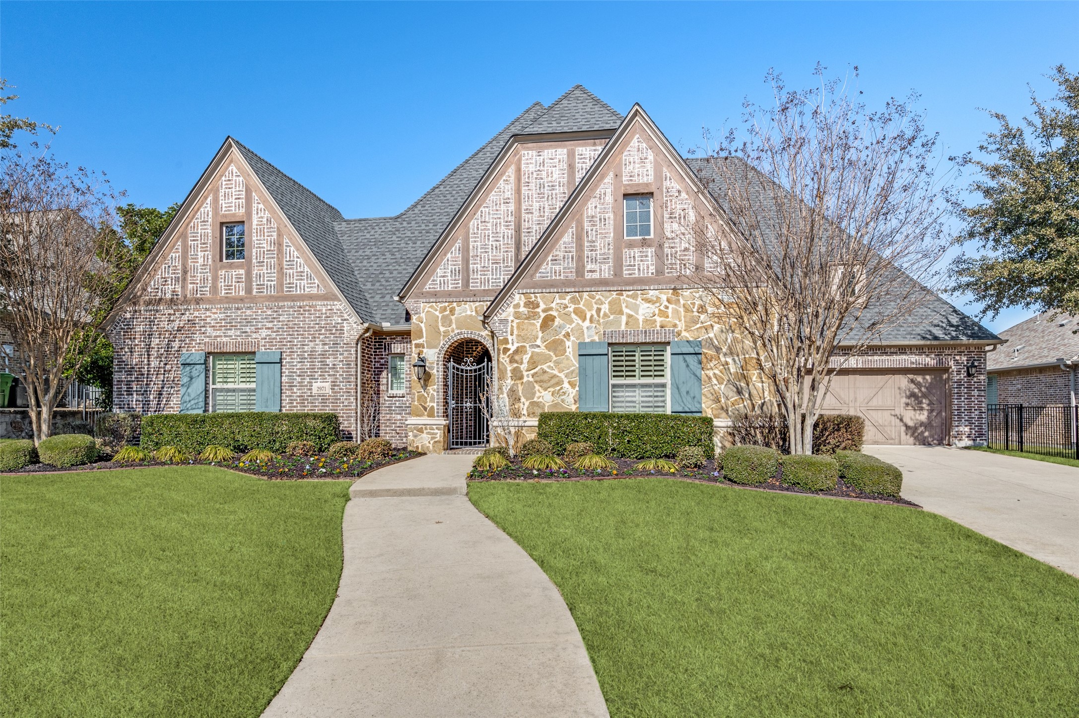 2971 CREEKWOOD Lane