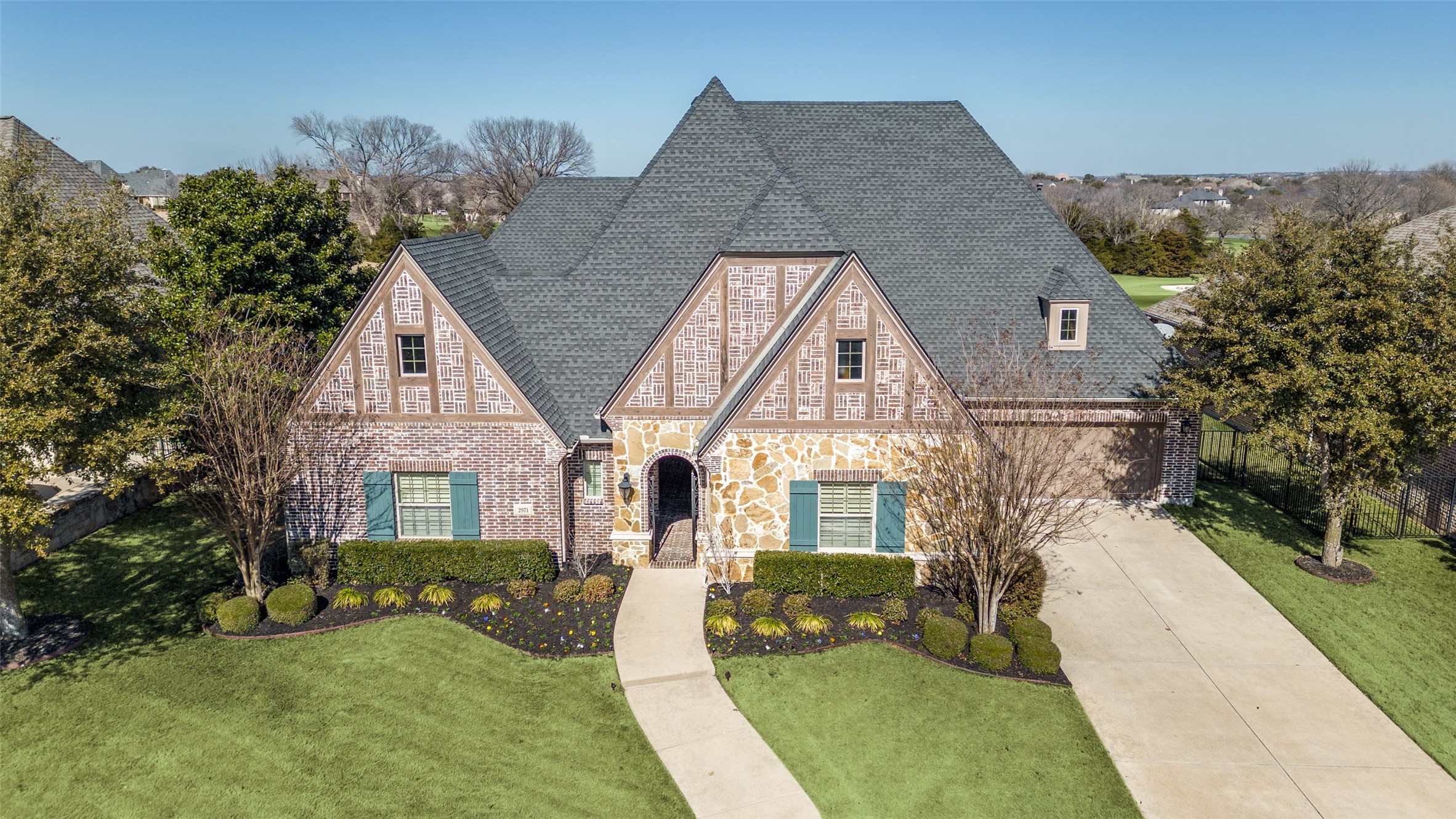 2971 CREEKWOOD Lane