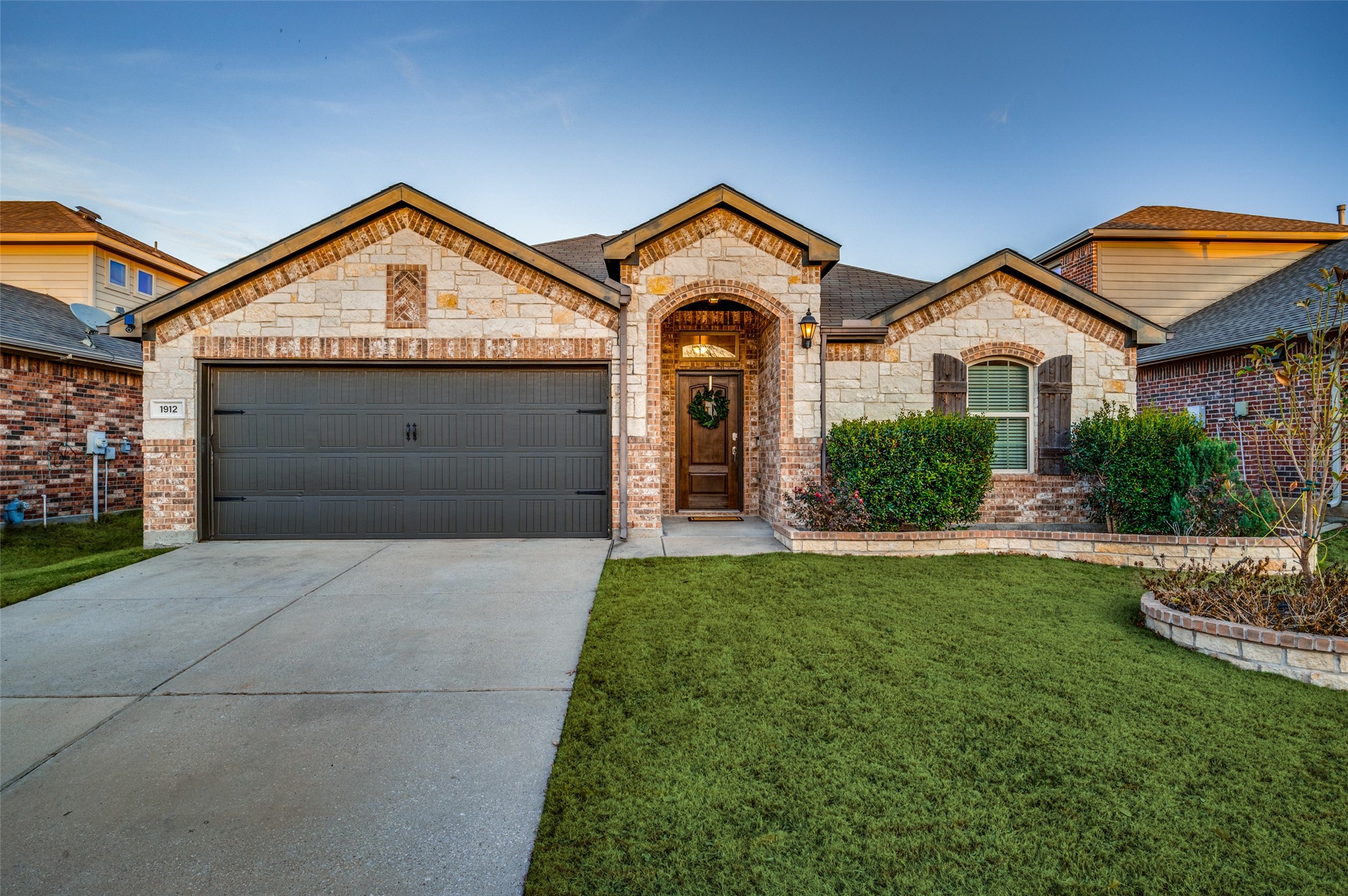 1912 ABBEYGALE Drive