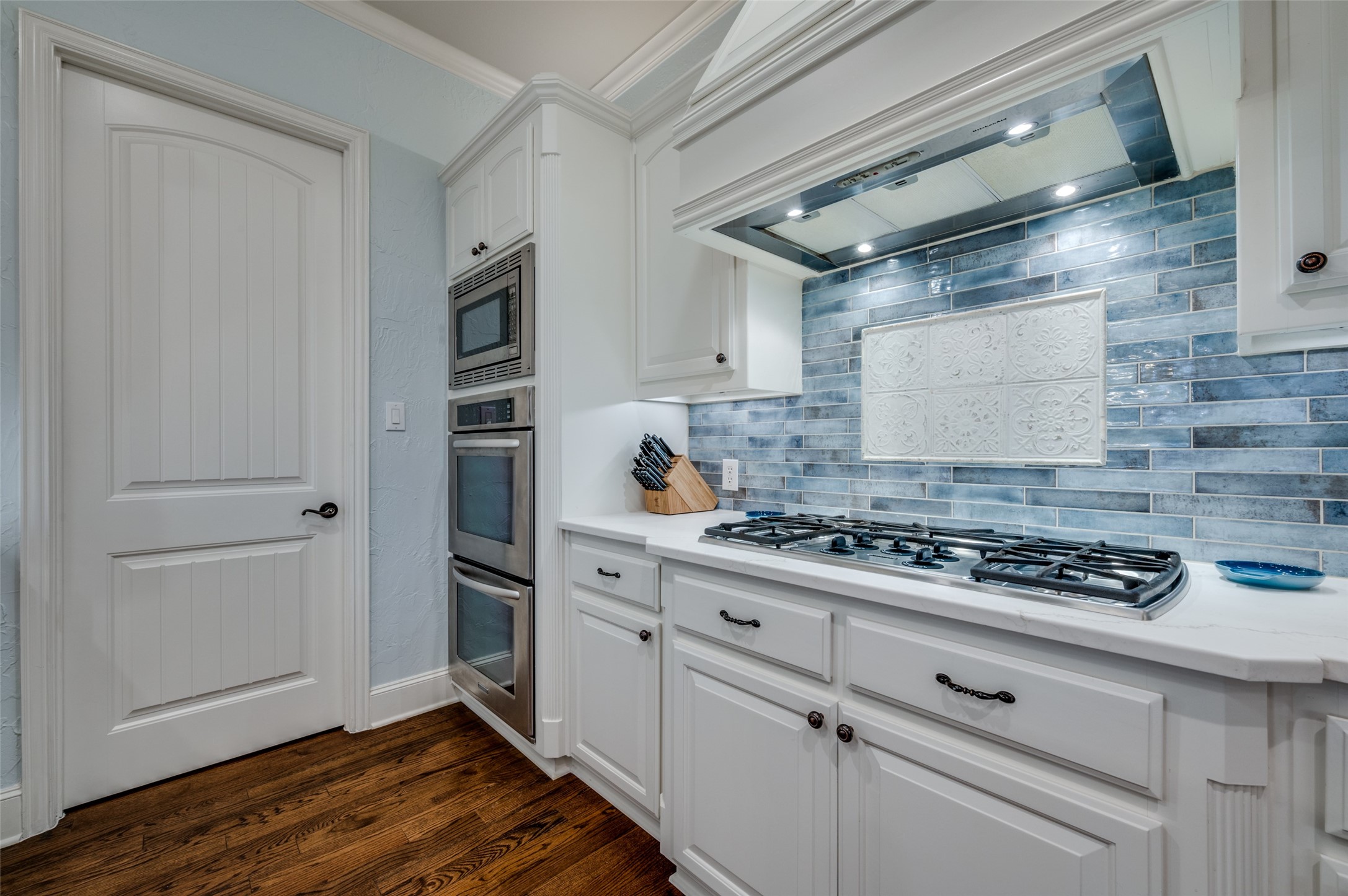 1721 WINDY HILL Lane