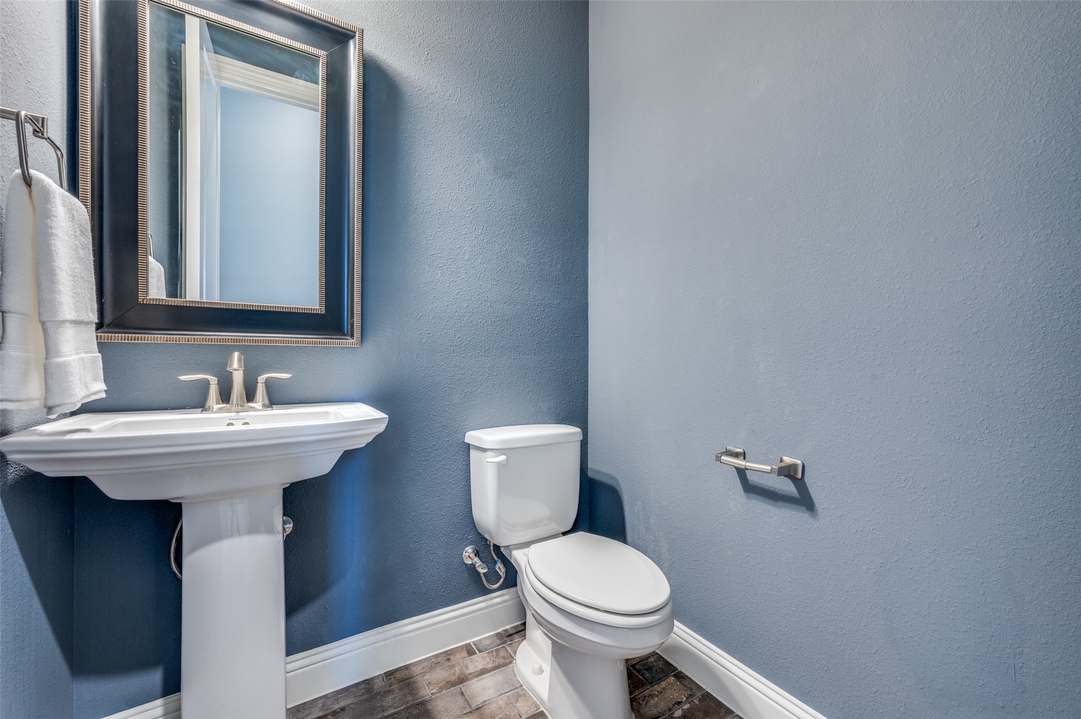 2905 TWIN EAGLES Drive