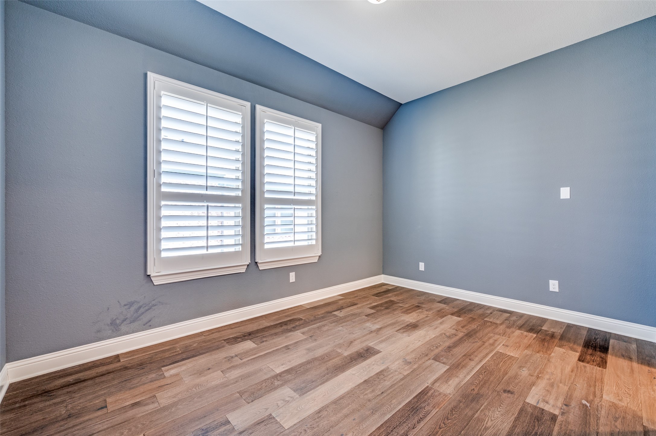 2905 TWIN EAGLES Drive