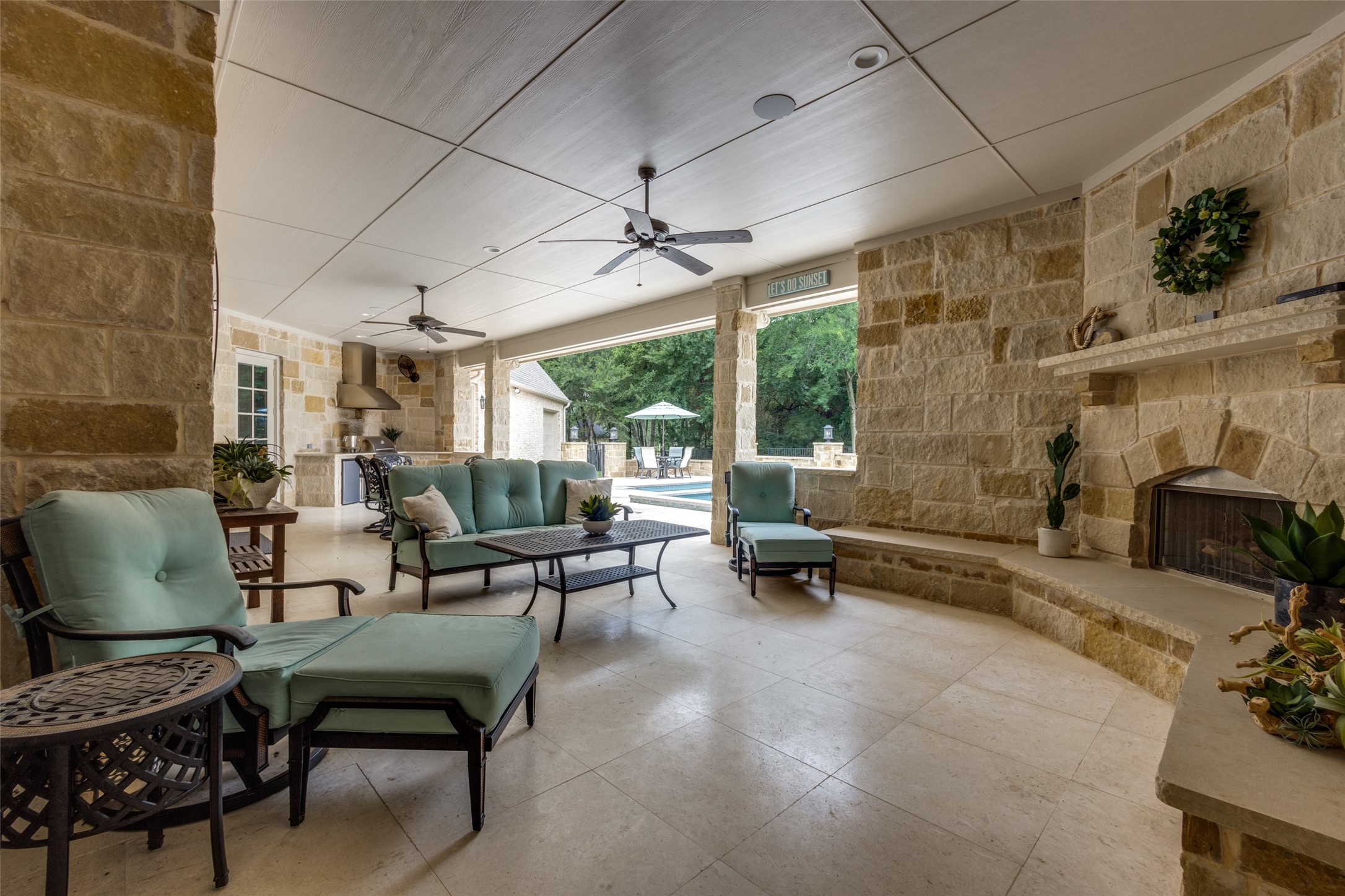 400 W Waters Edge Way