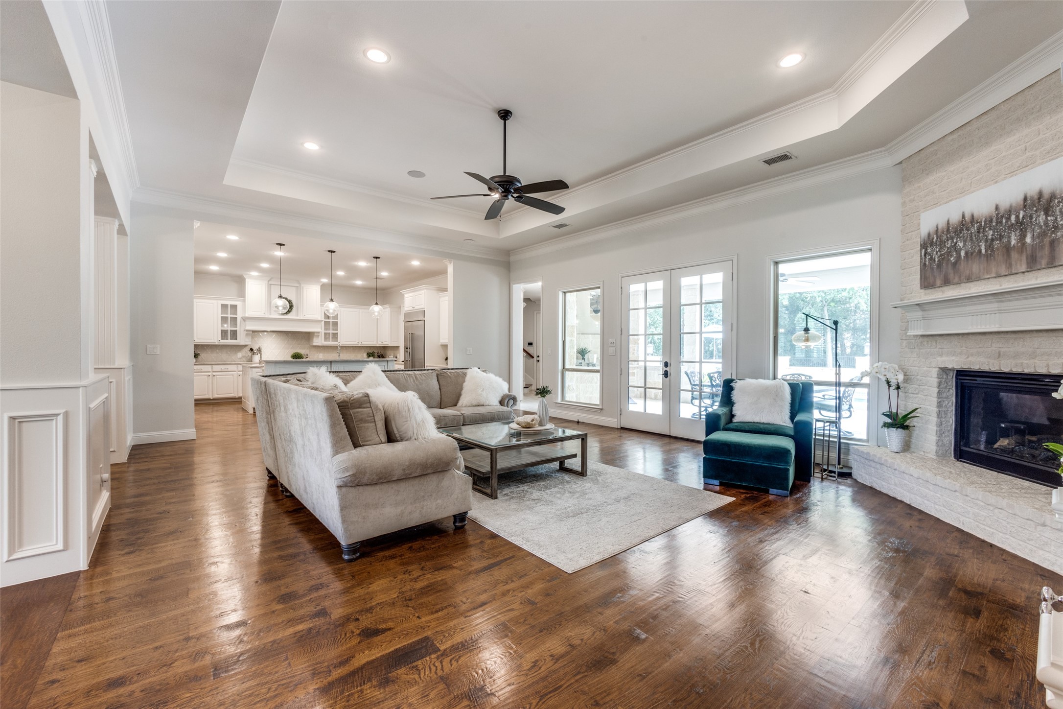 400 W Waters Edge Way