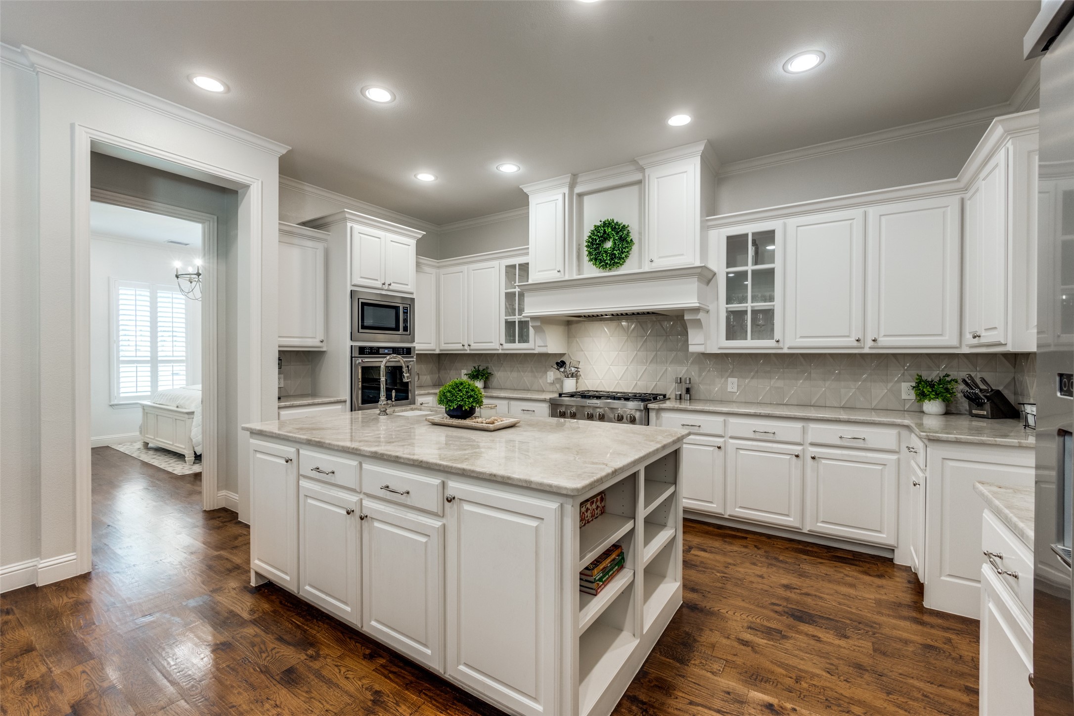 400 W Waters Edge Way