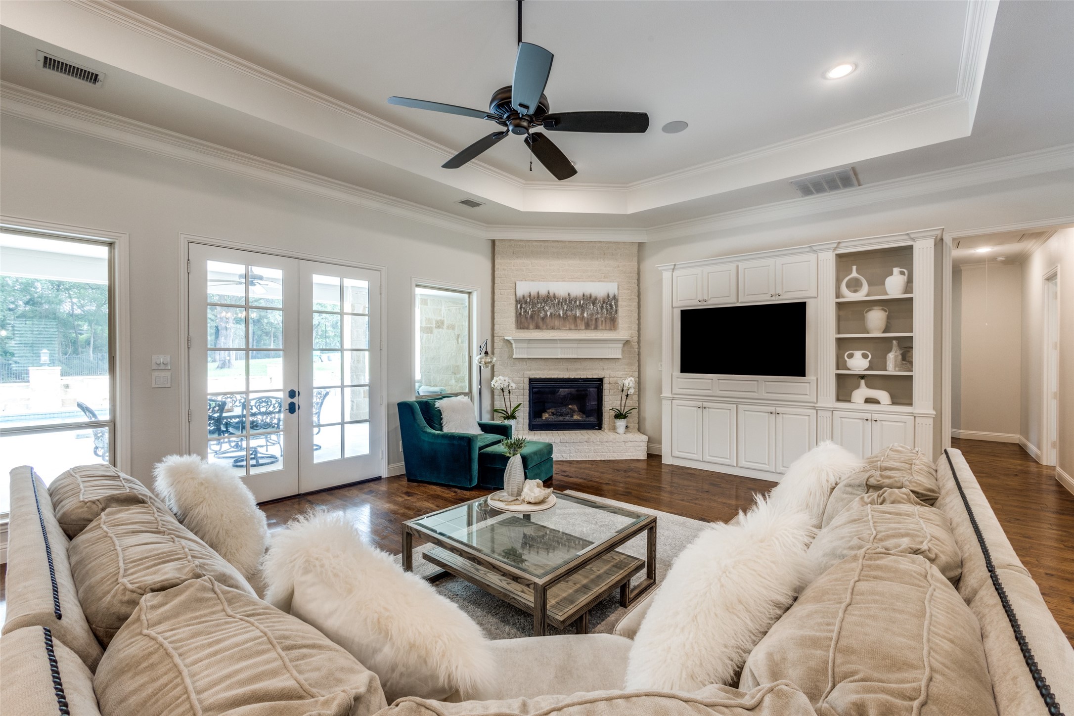 400 W Waters Edge Way