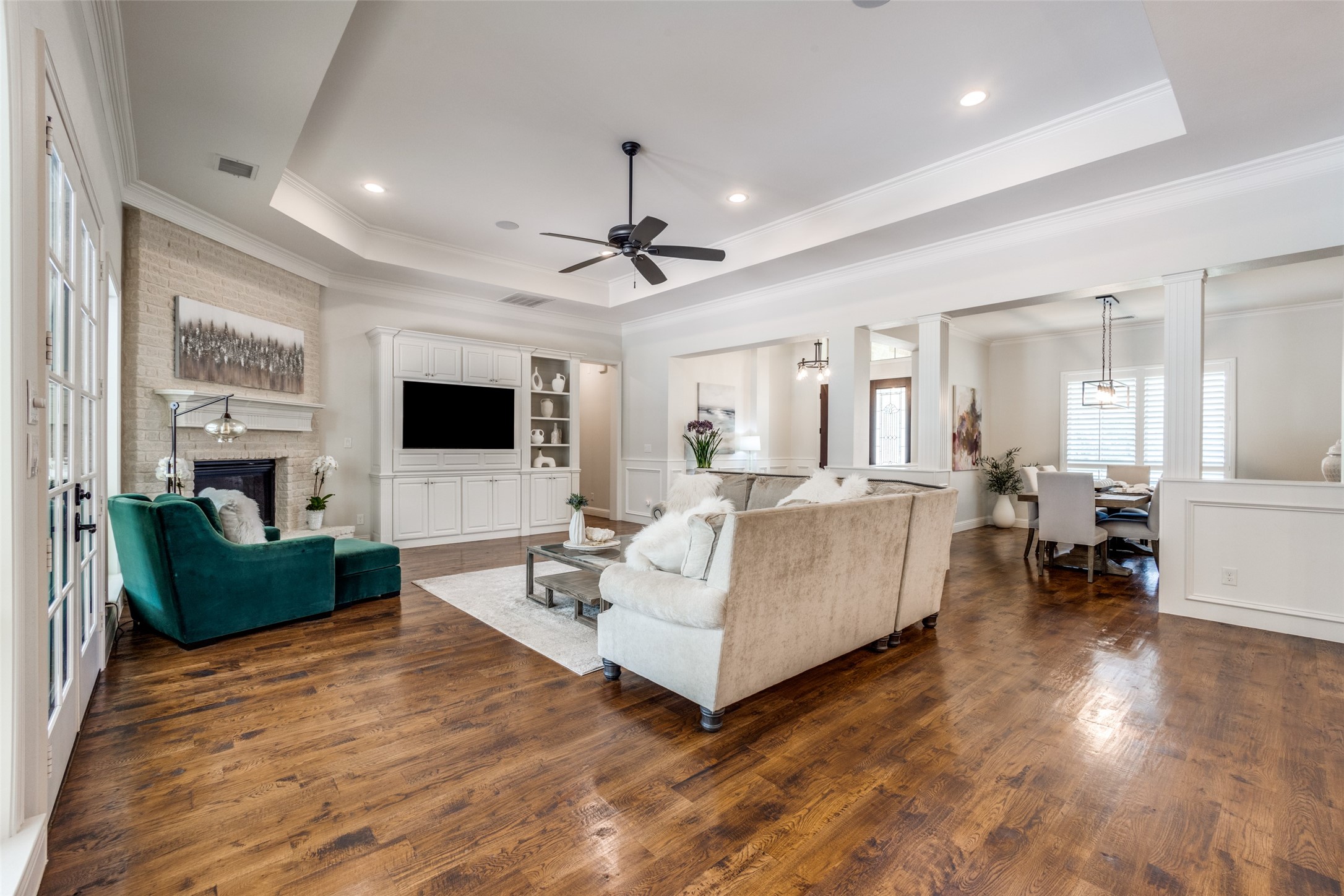 400 W Waters Edge Way