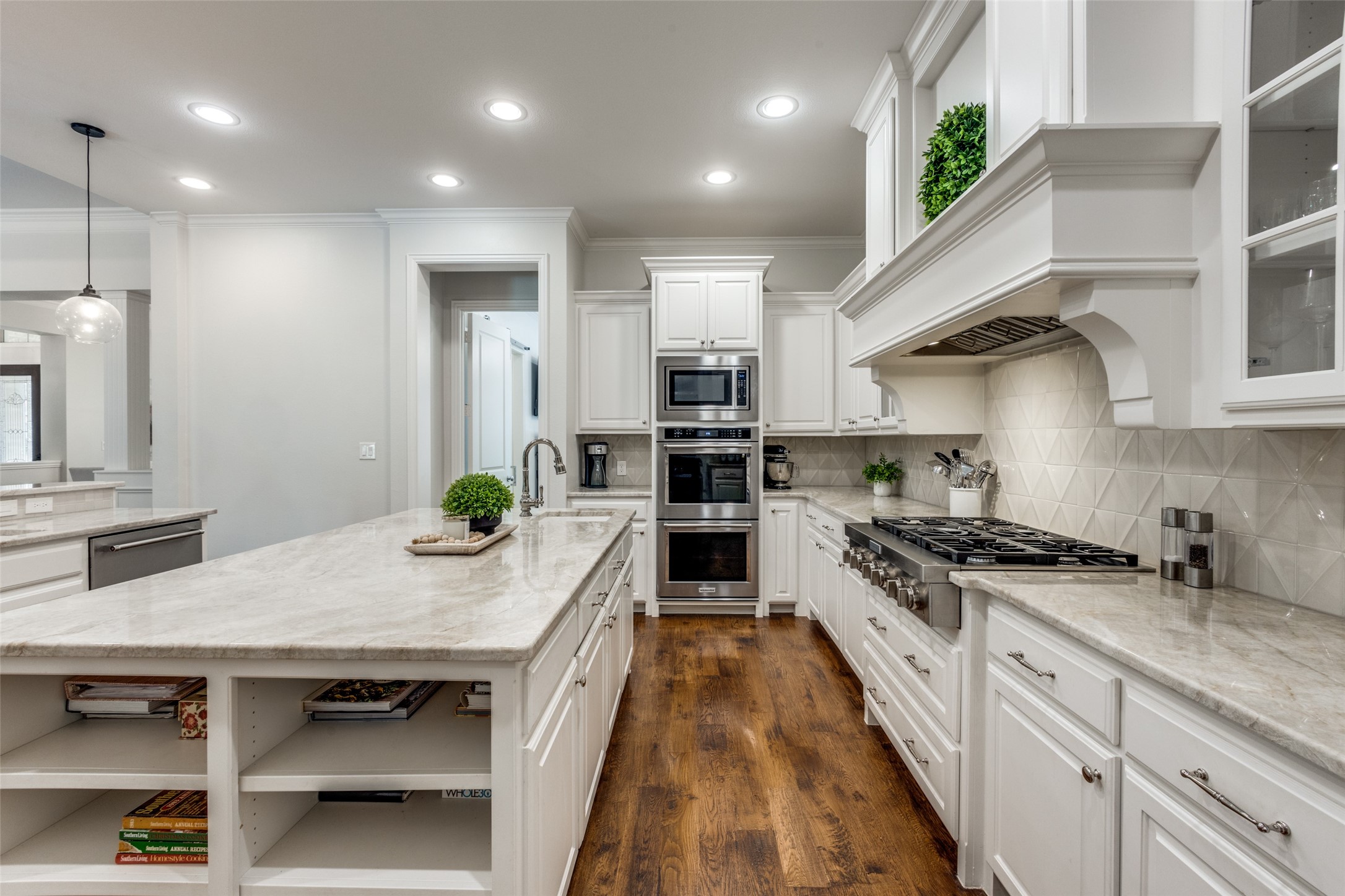 400 W Waters Edge Way