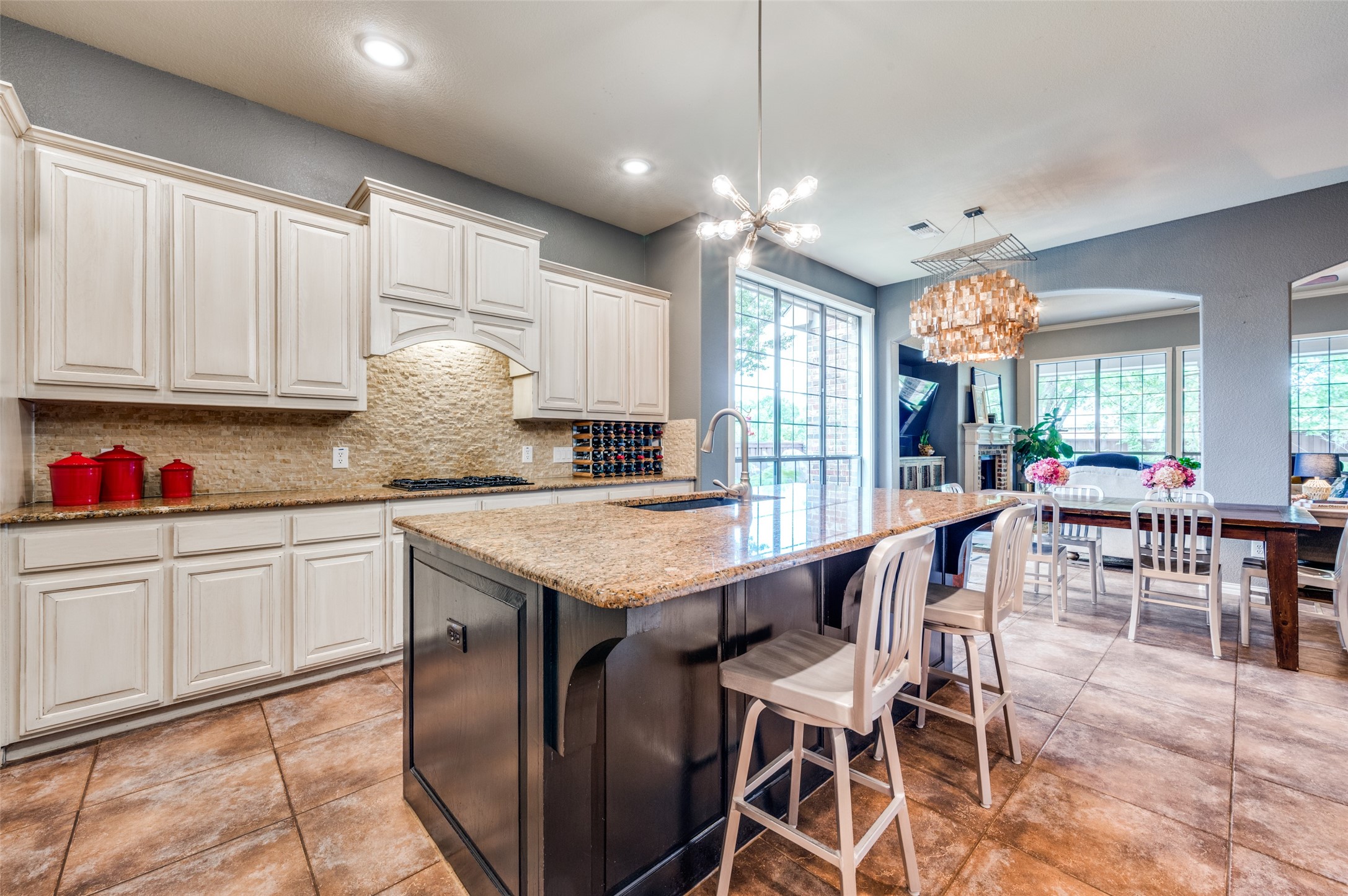 881 WILLOWMIST Drive