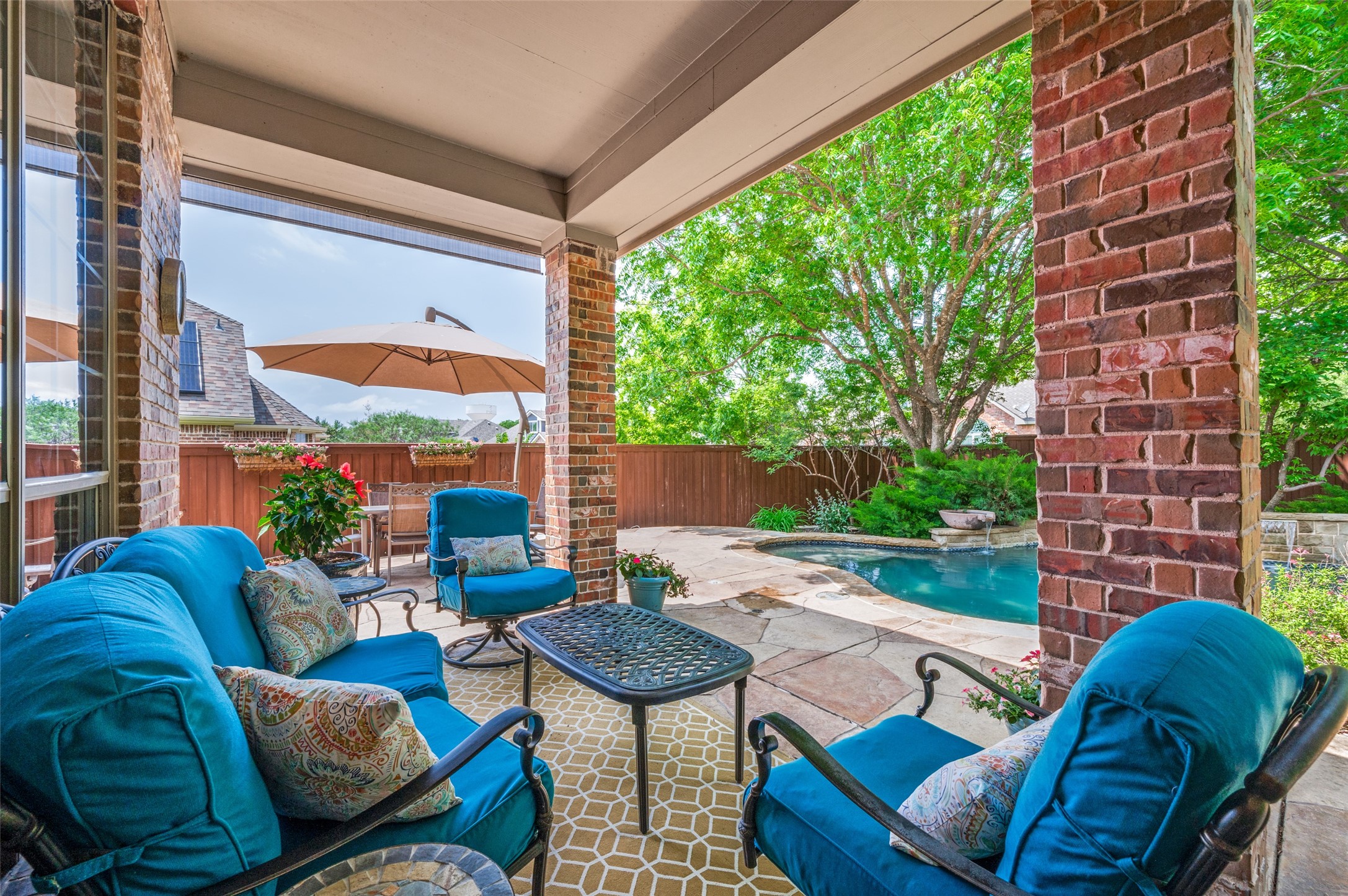 881 WILLOWMIST Drive