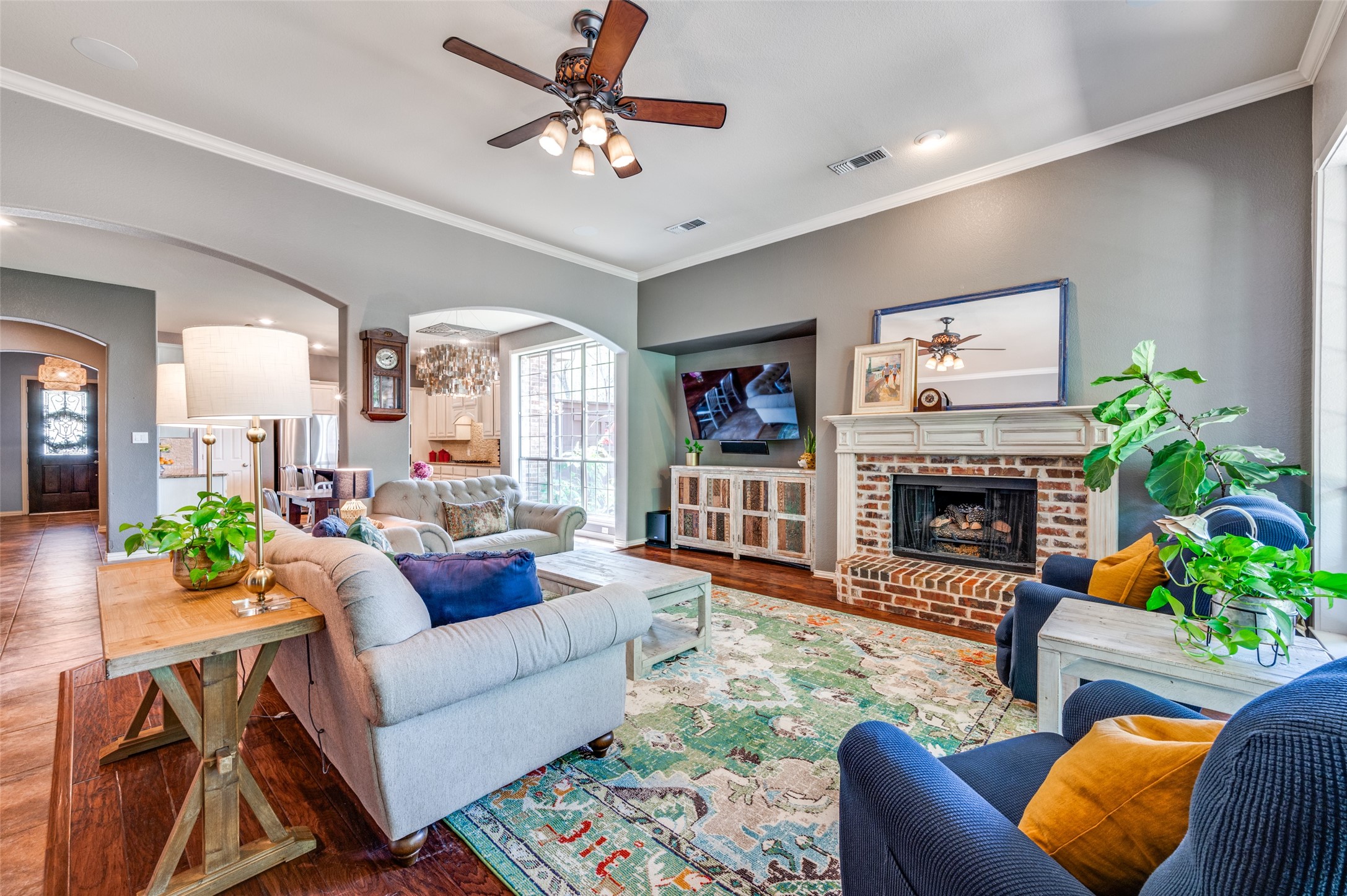881 WILLOWMIST Drive