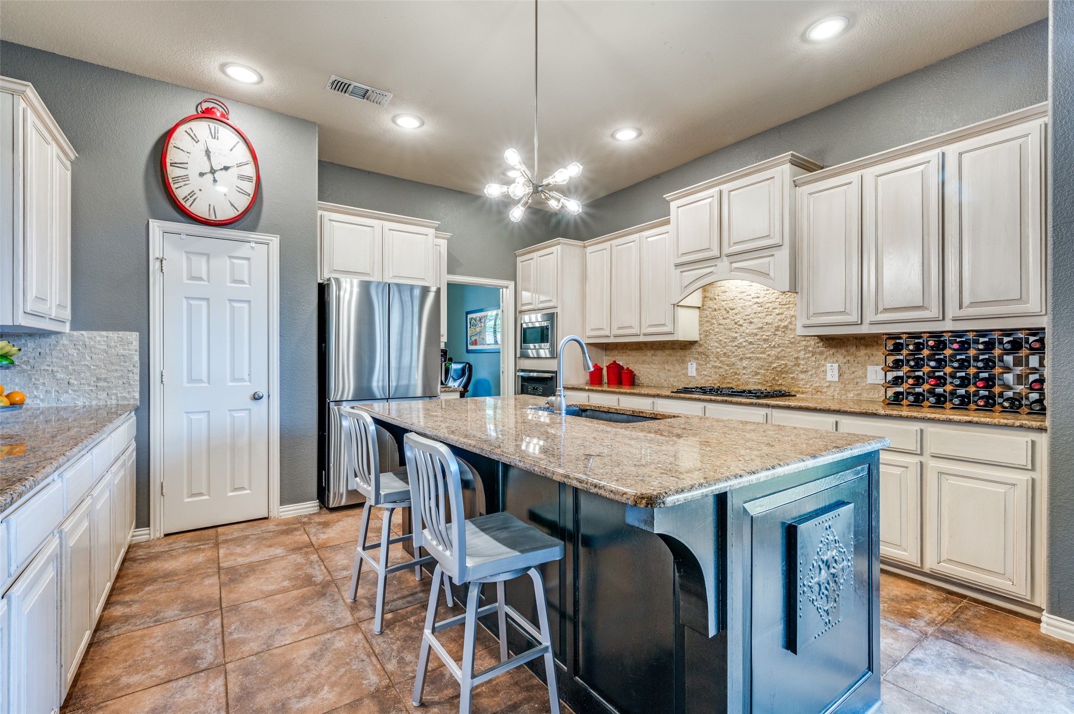 881 WILLOWMIST Drive