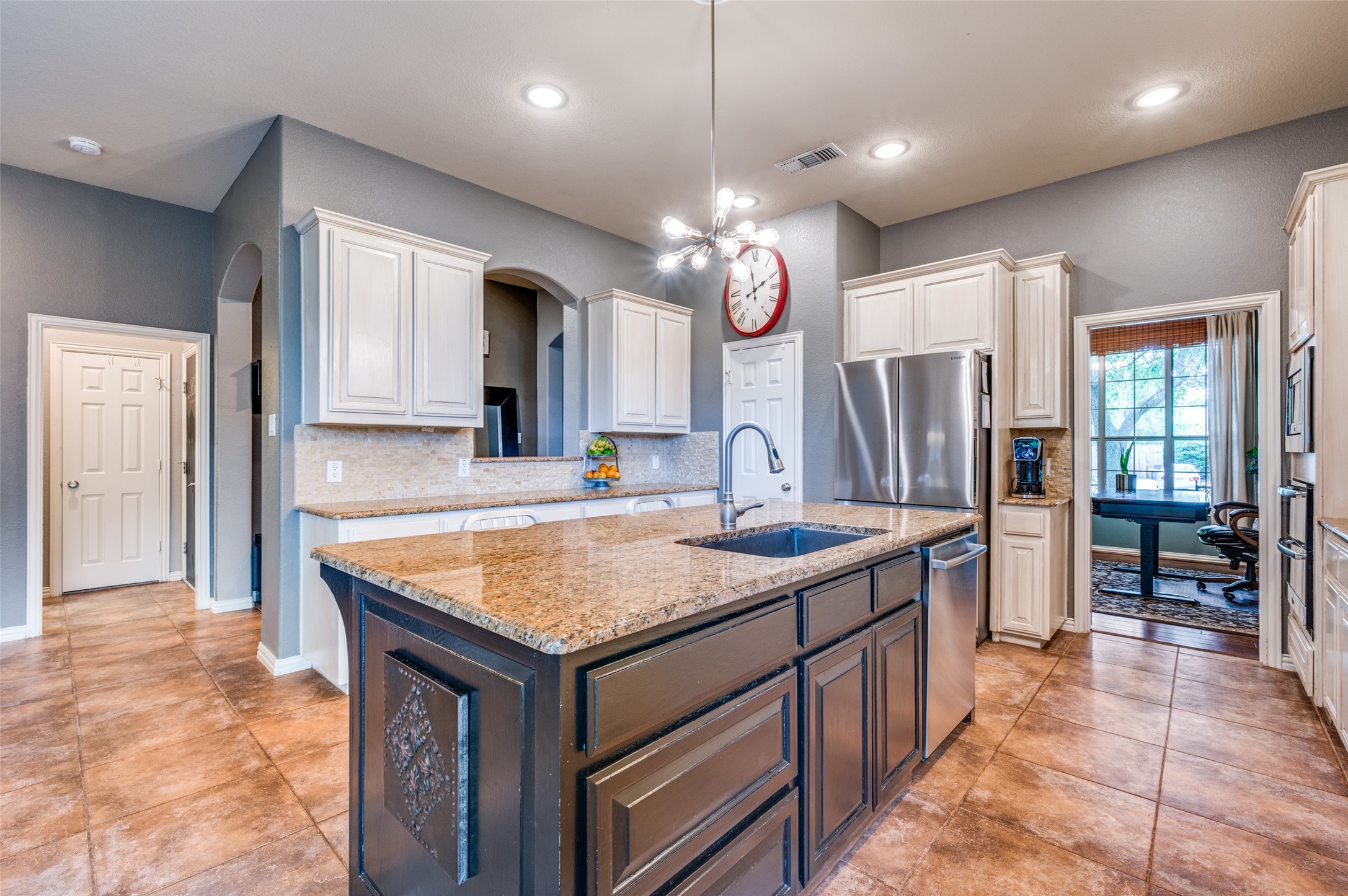 881 WILLOWMIST Drive