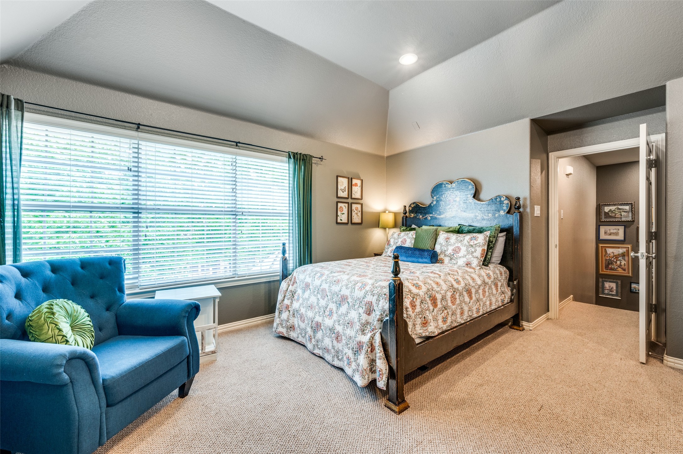 881 WILLOWMIST Drive