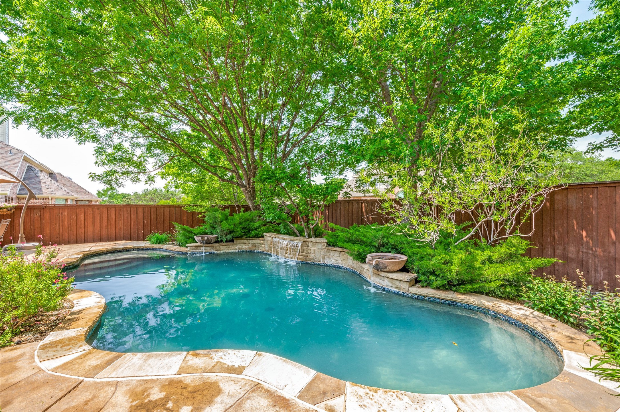 881 WILLOWMIST Drive