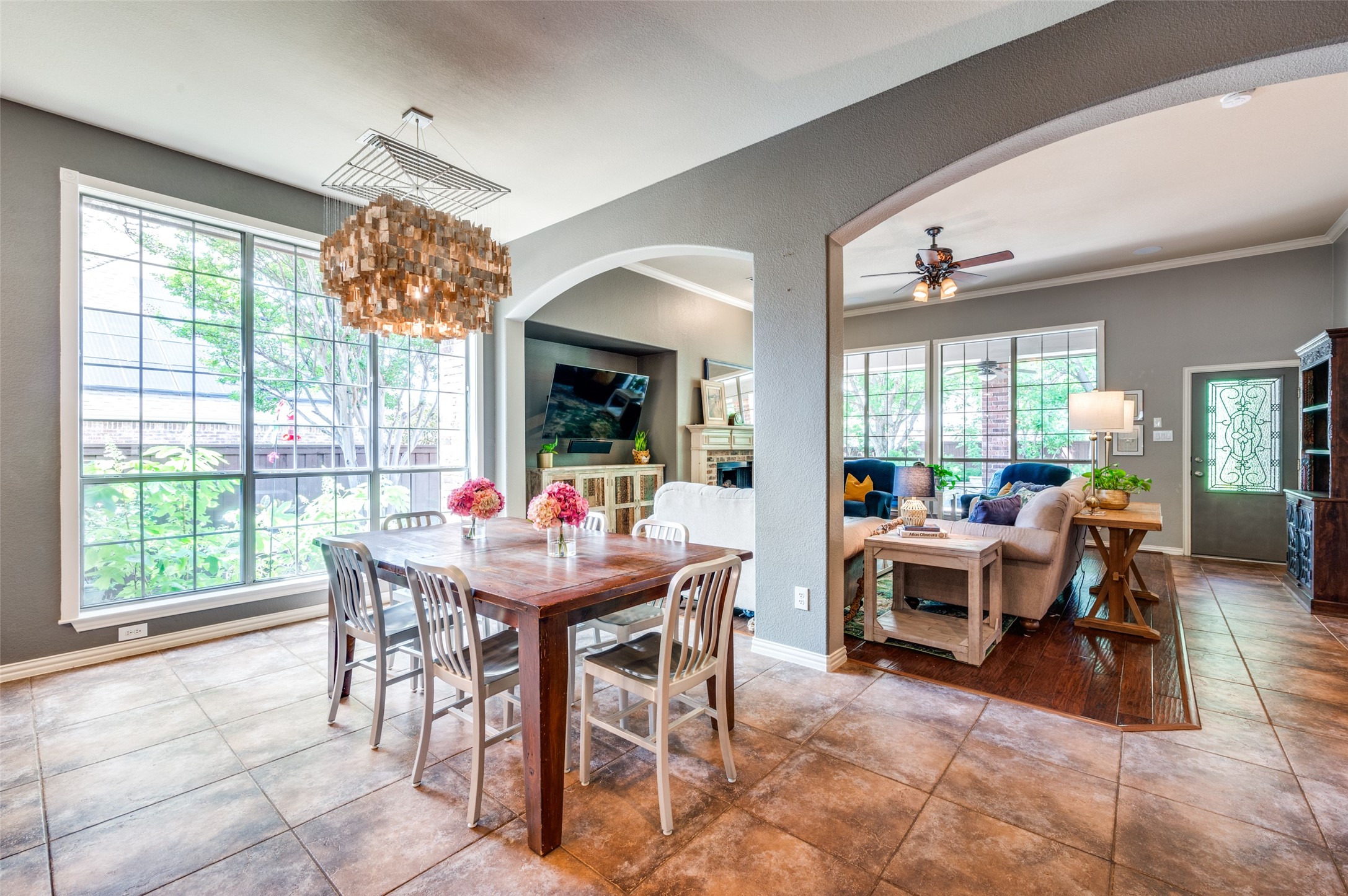 881 WILLOWMIST Drive