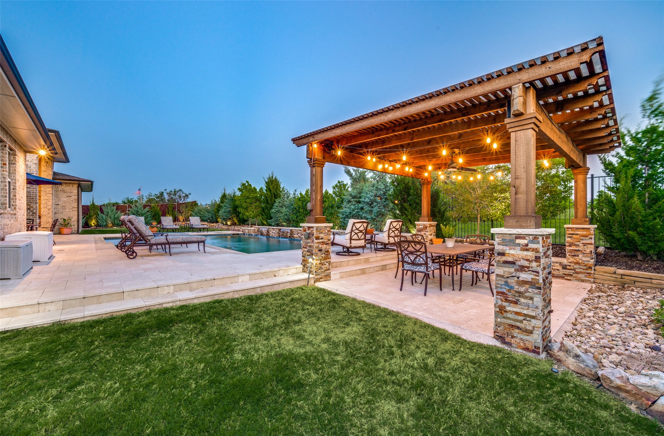 2500 GREENSPOINT Lane
