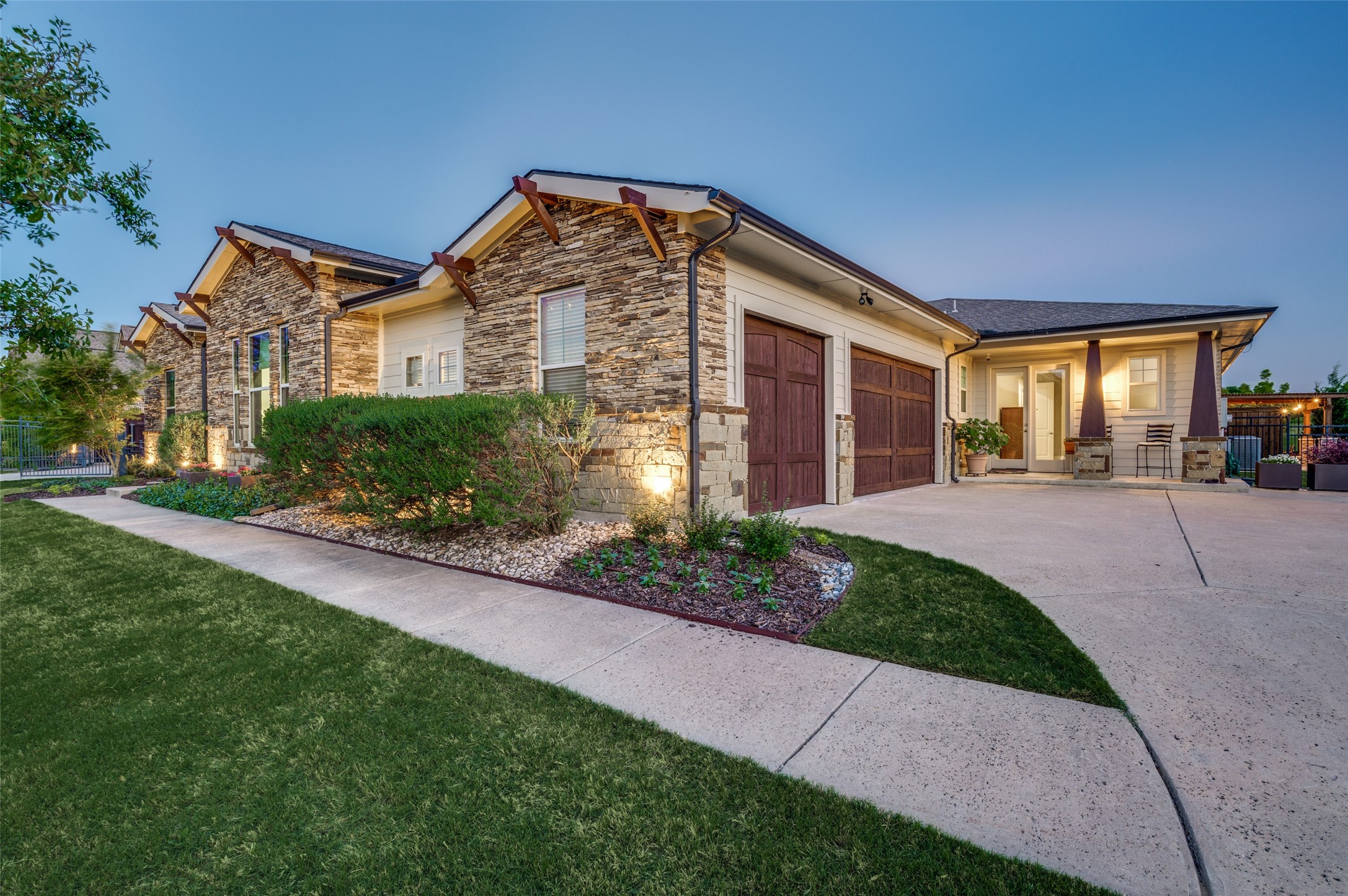 2500 GREENSPOINT Lane