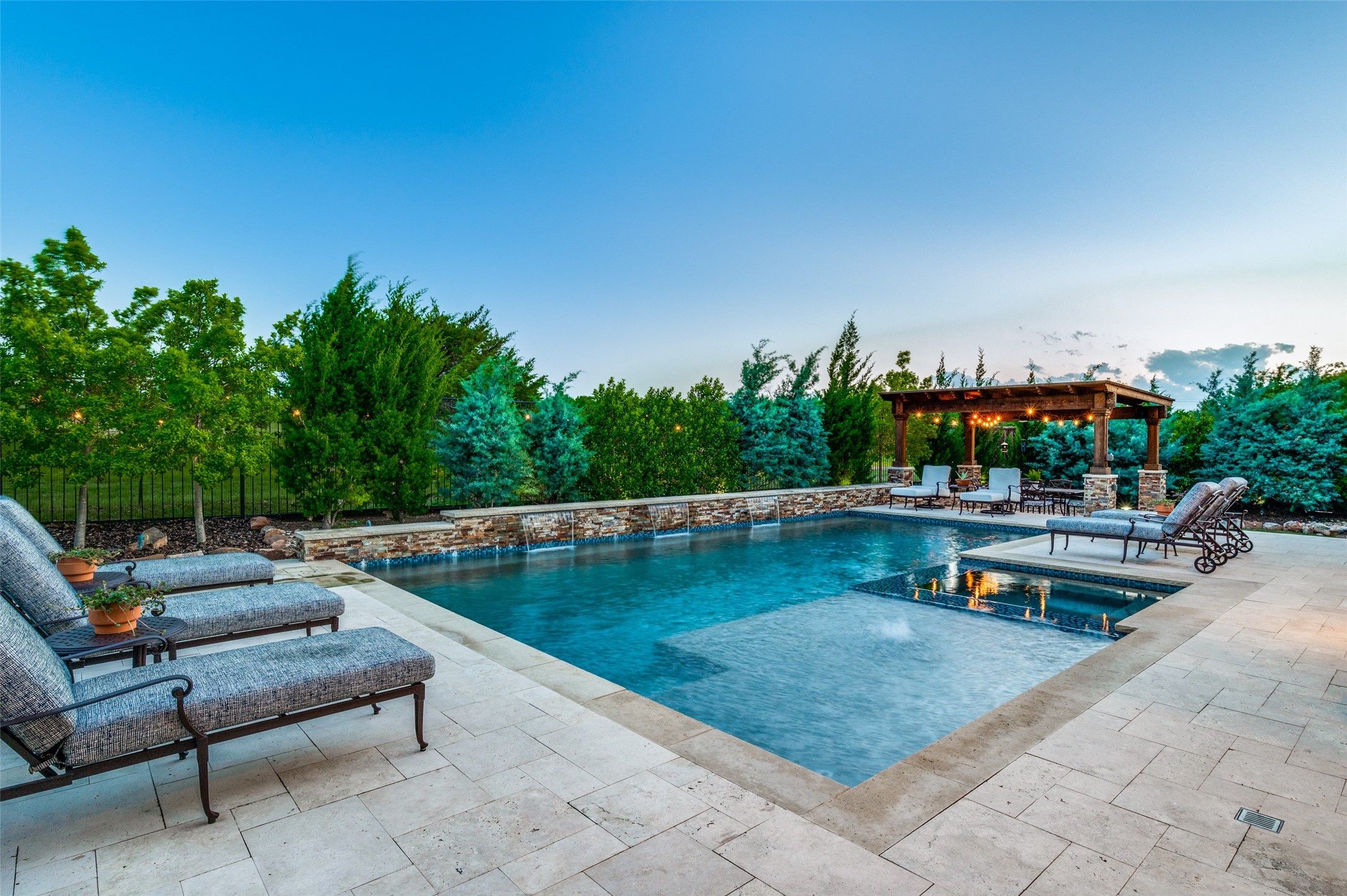 2500 GREENSPOINT Lane