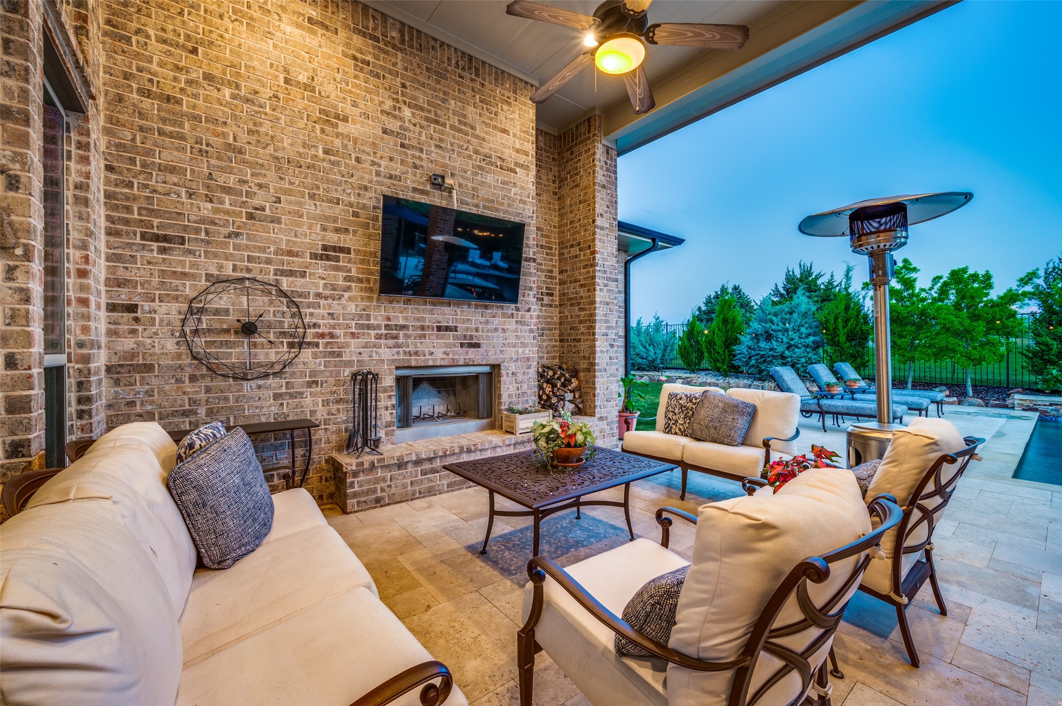 2500 GREENSPOINT Lane