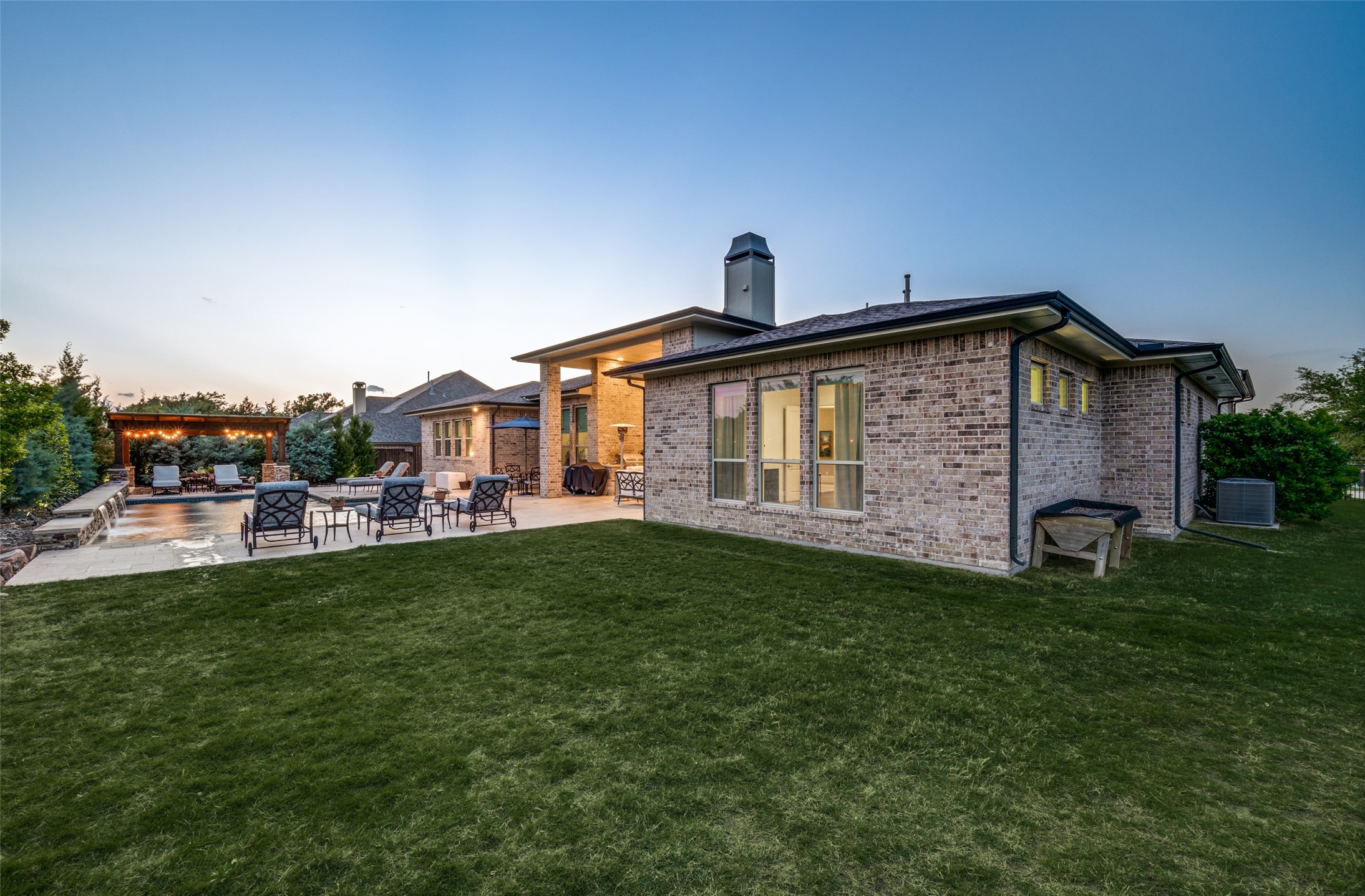2500 GREENSPOINT Lane