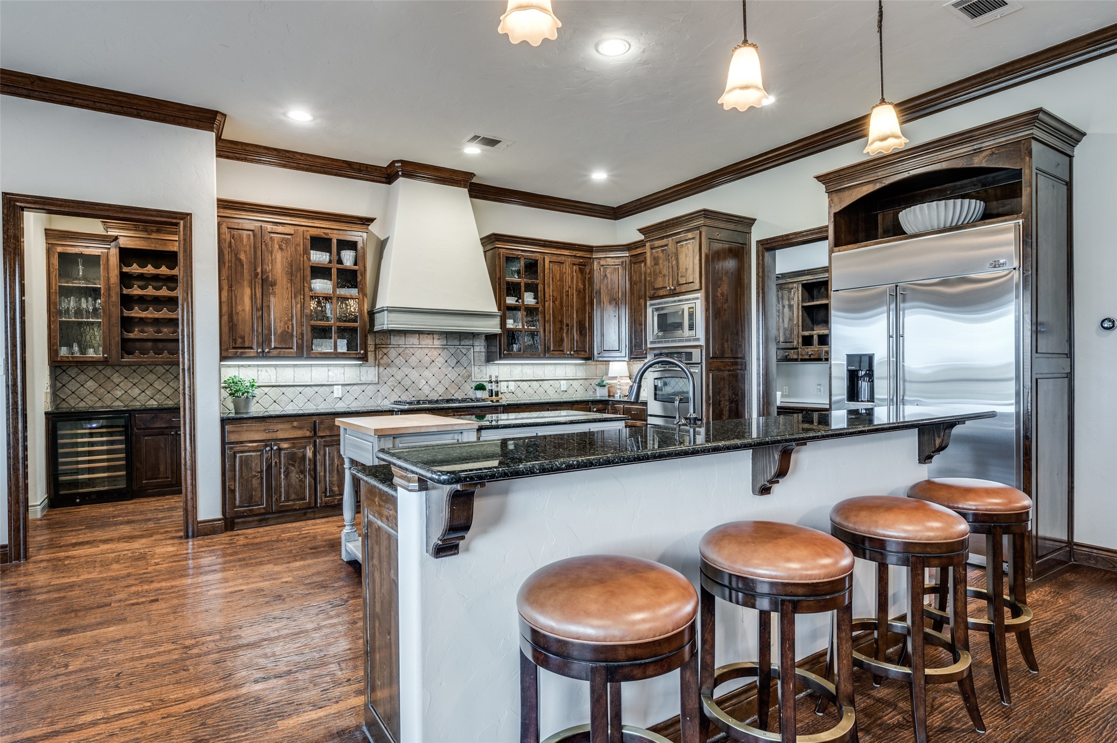 2901 CREEKWOOD Lane