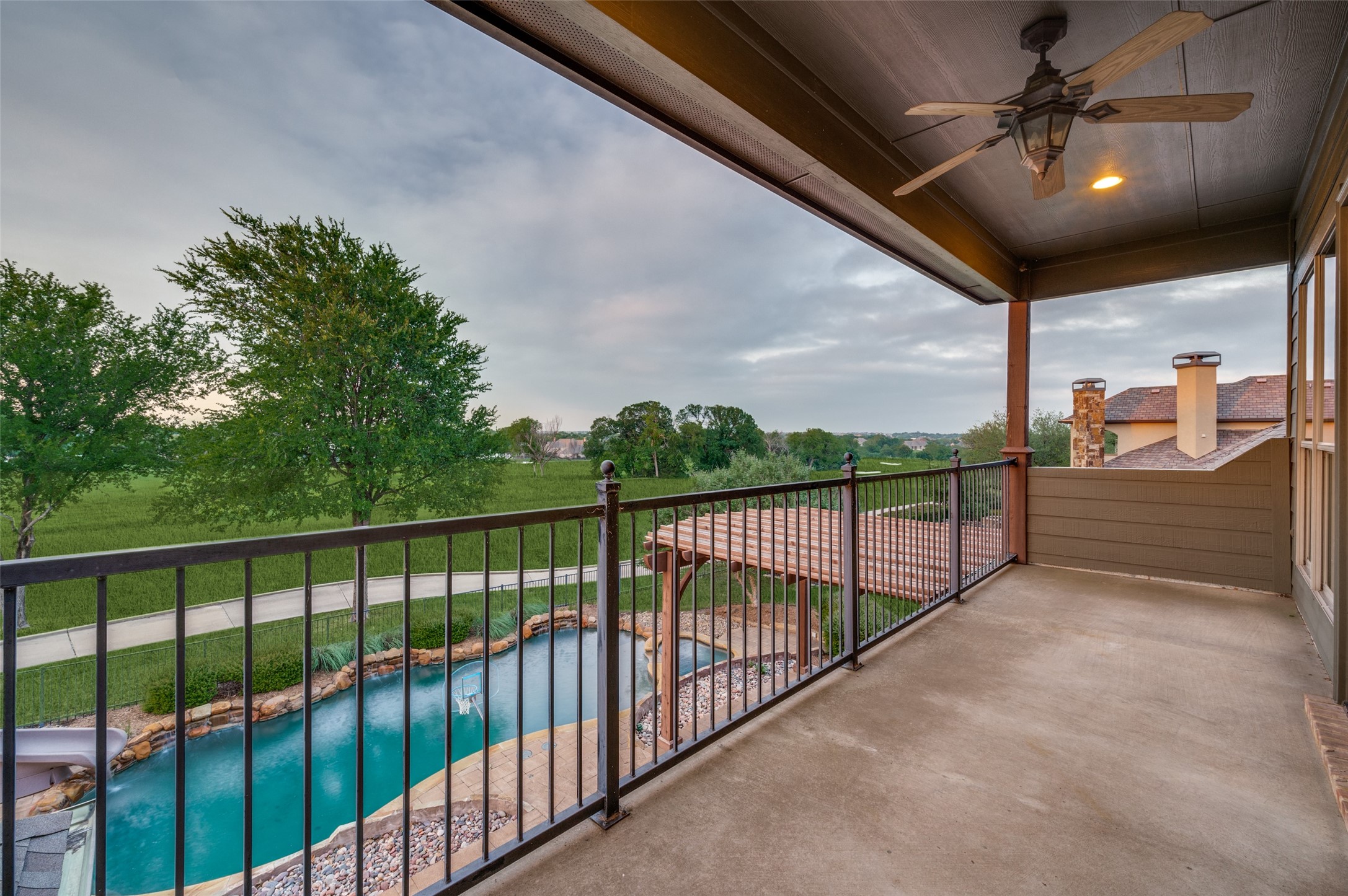 2901 CREEKWOOD Lane