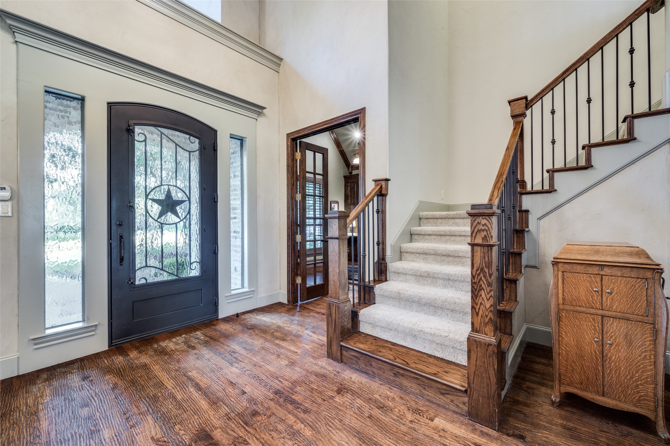 2901 CREEKWOOD Lane