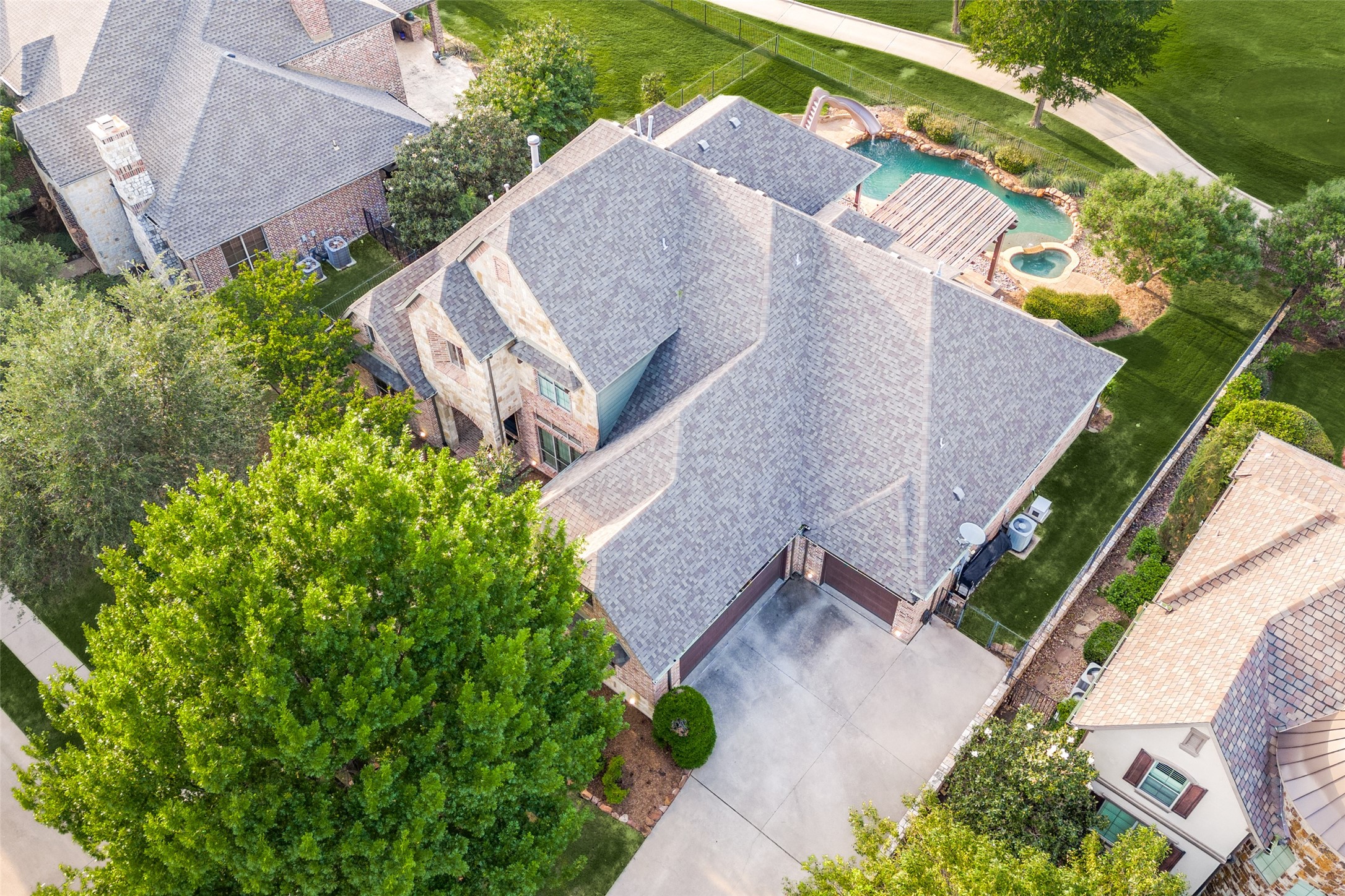 2901 CREEKWOOD Lane