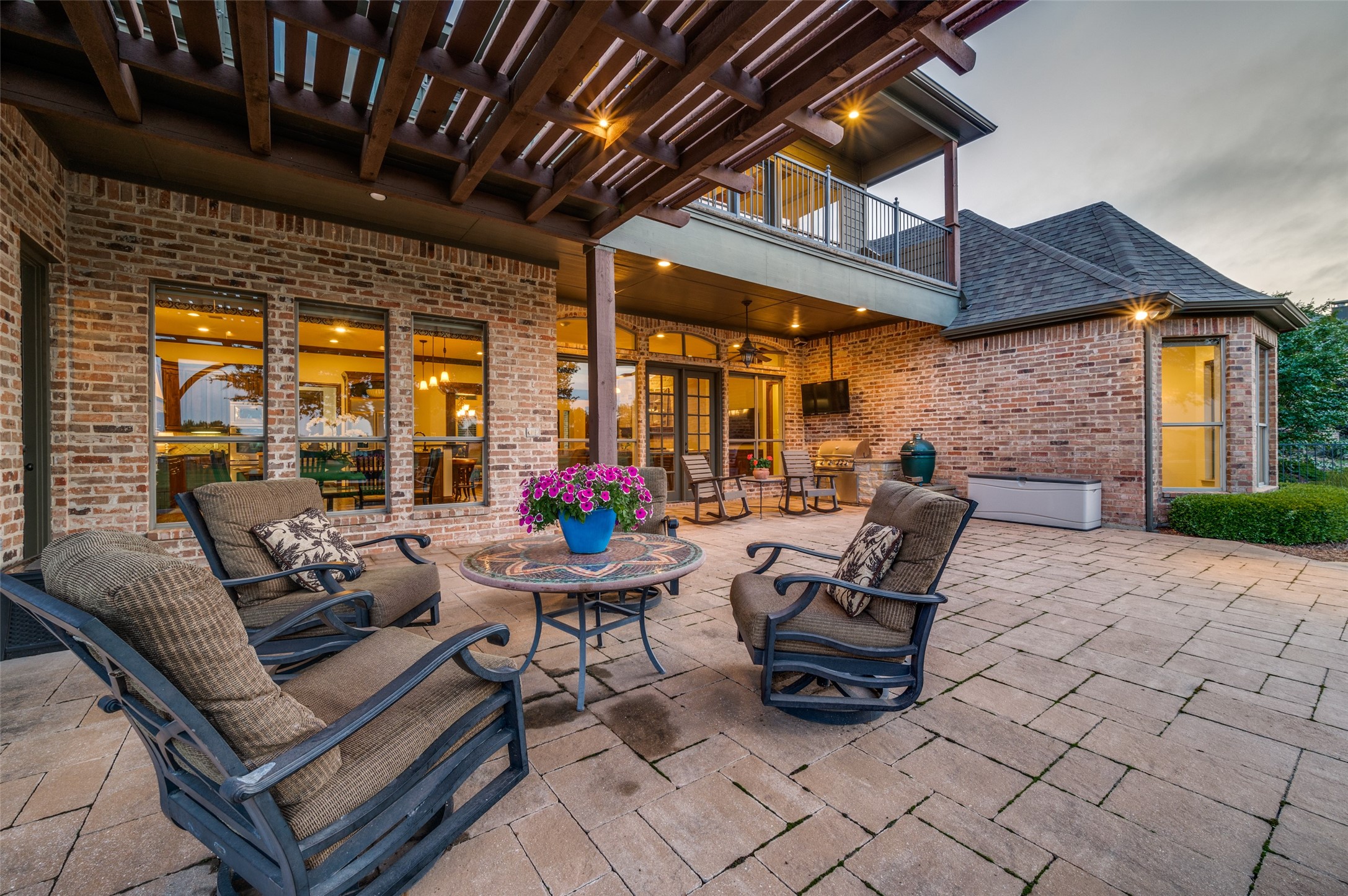 2901 CREEKWOOD Lane