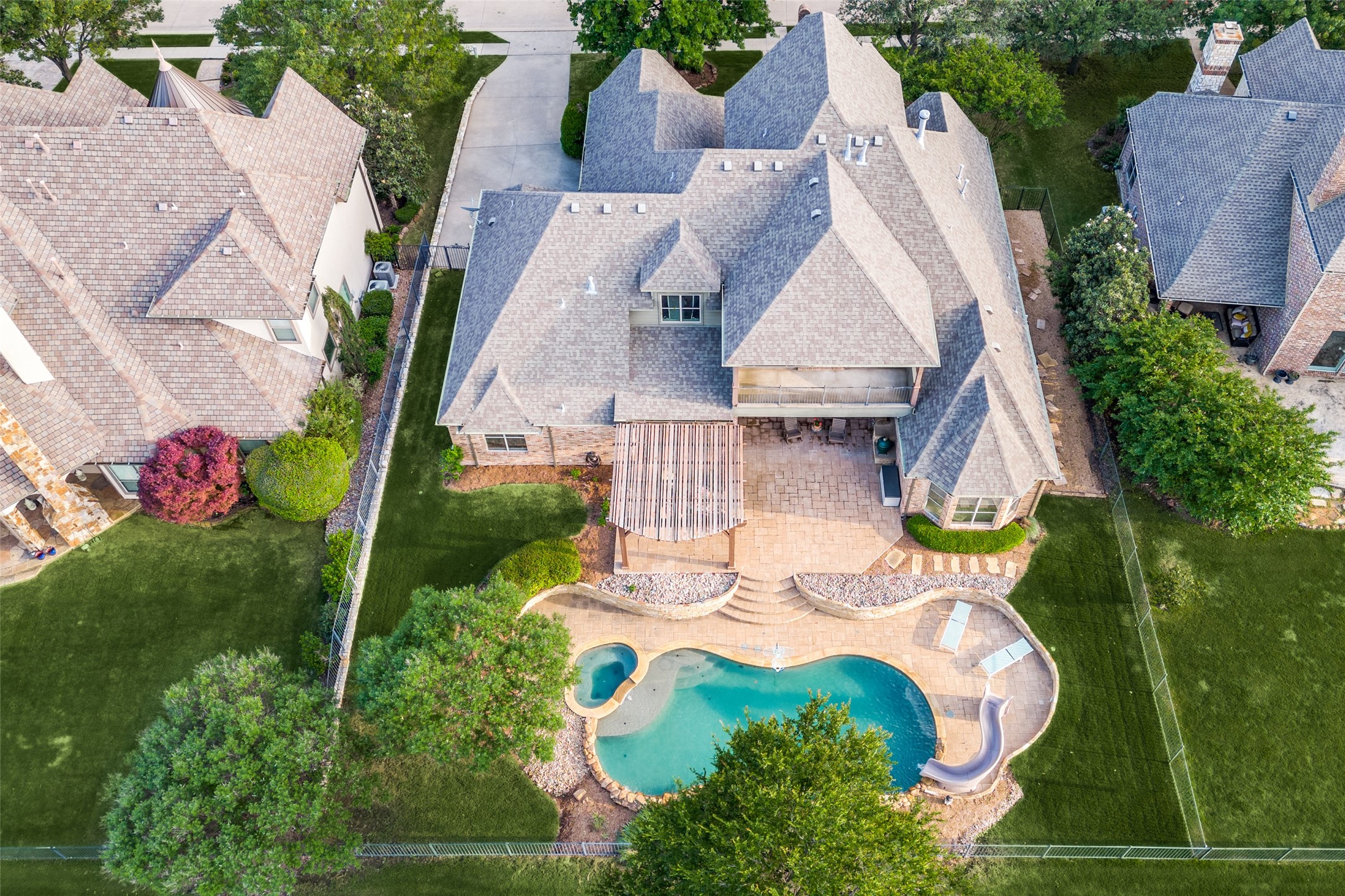 2901 CREEKWOOD Lane