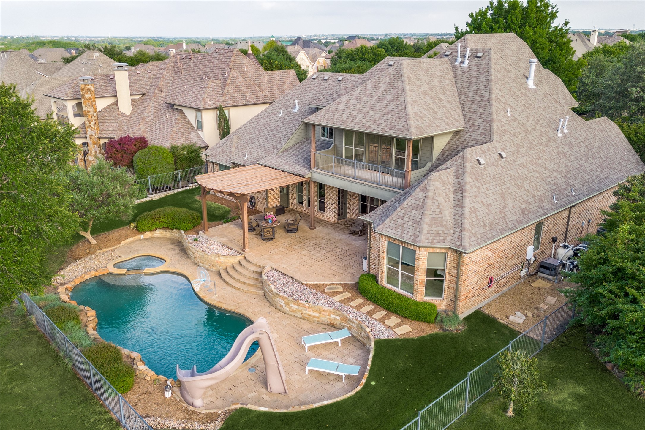 2901 CREEKWOOD Lane