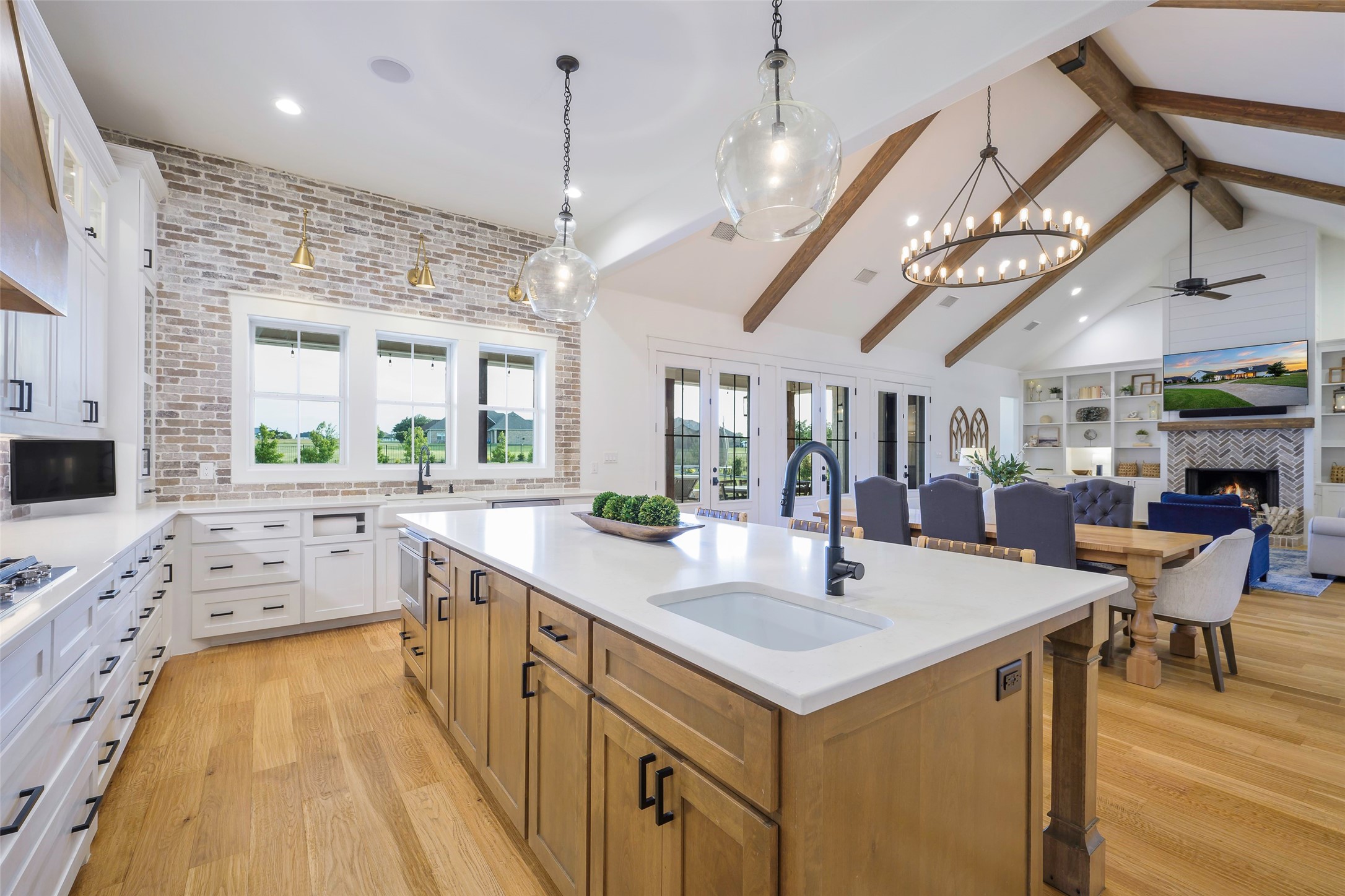 36 Mirror Lakes Court