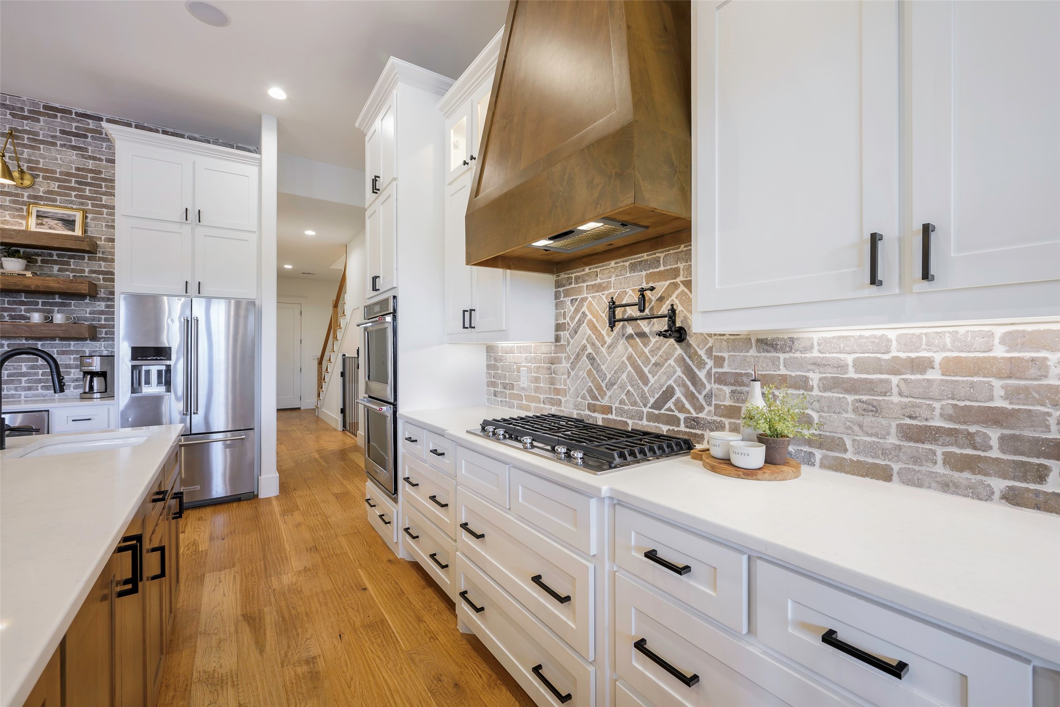 36 Mirror Lakes Court