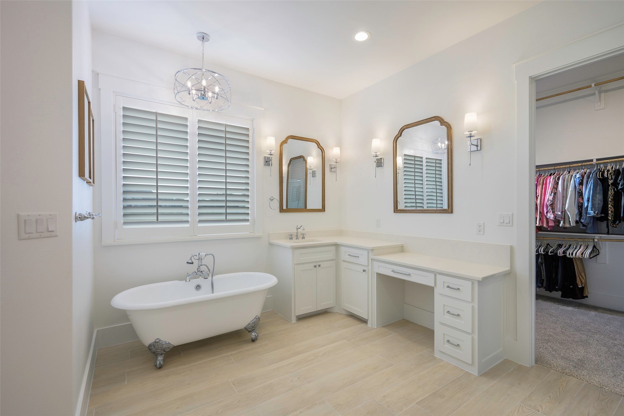 36 Mirror Lakes Court