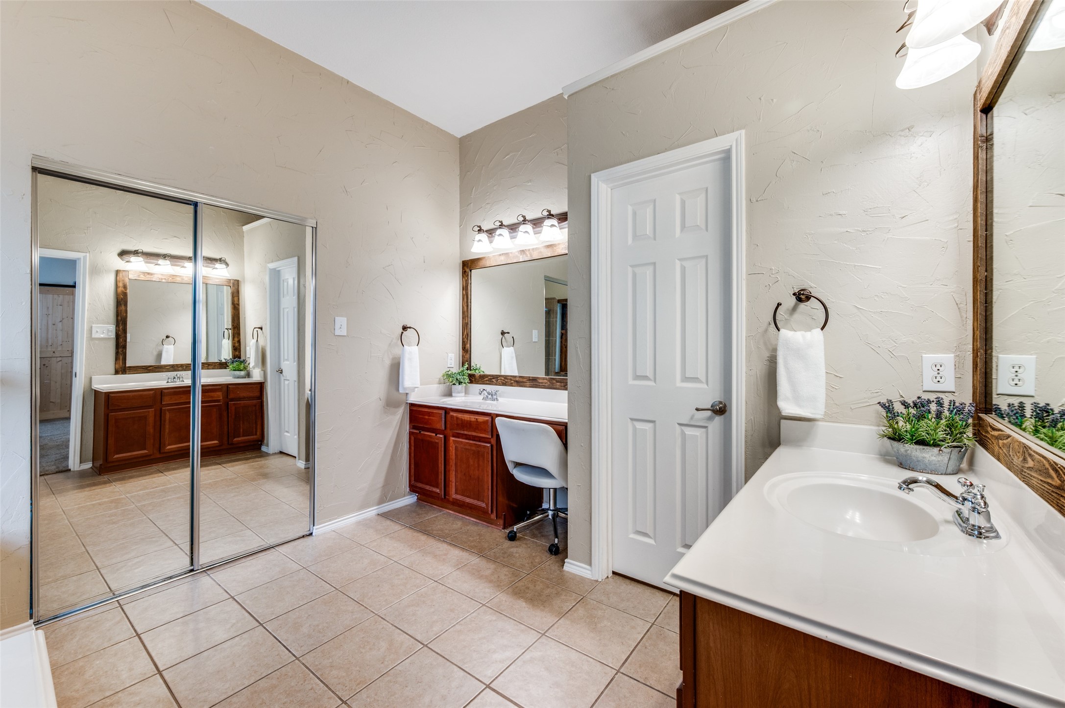 11538 CORSICANA Drive