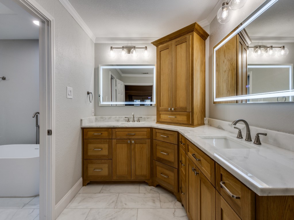 1000 Riva Ridge
